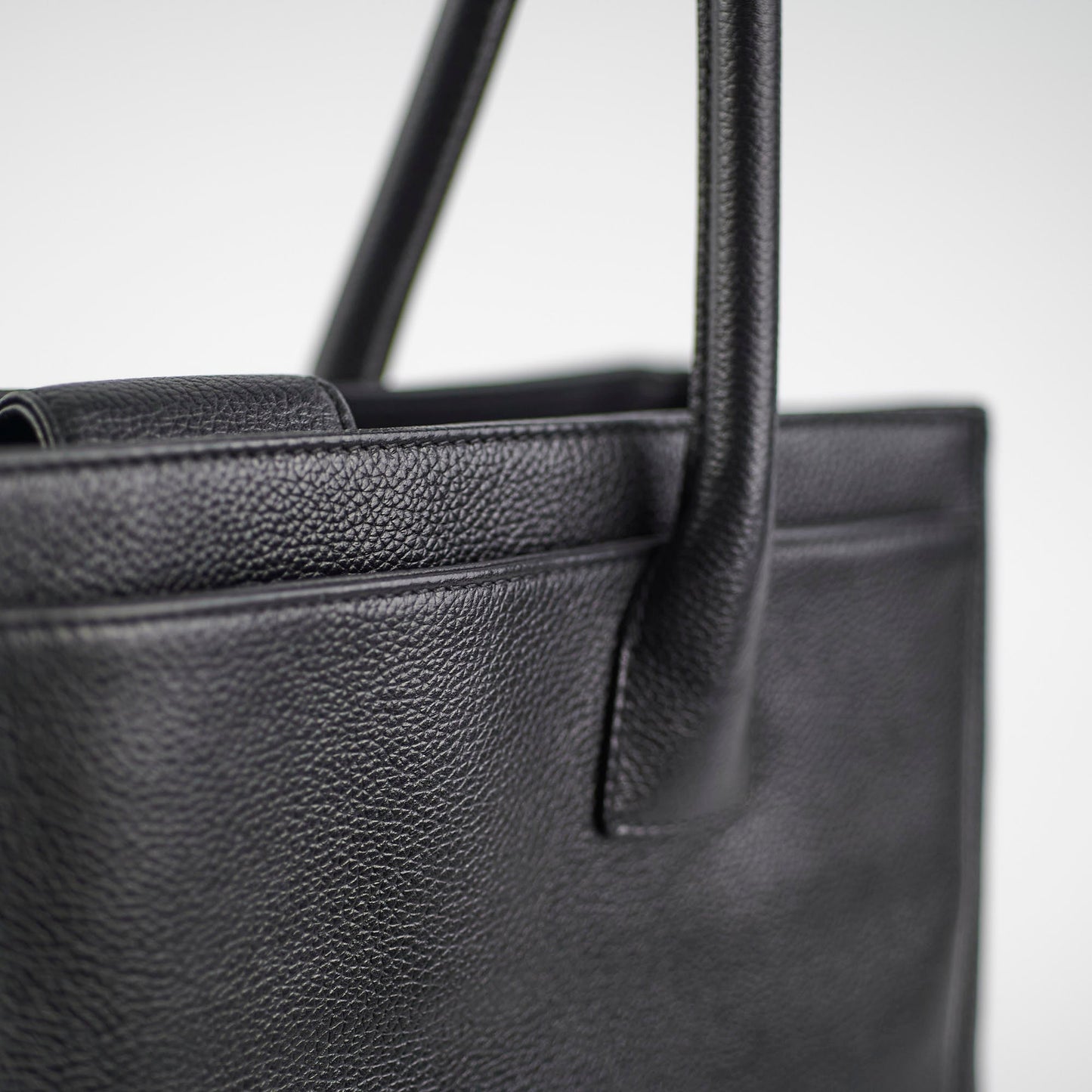 Chanel Cerf Tote Cavair Black