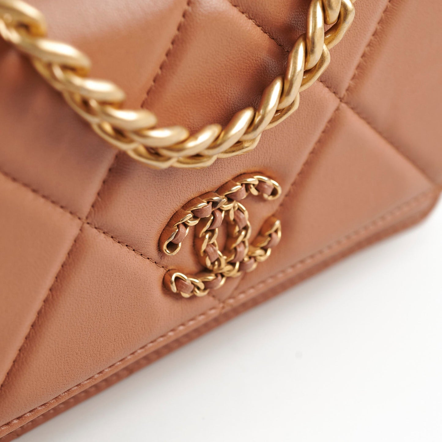 Chanel 19 Wallet On Chain WOC Caramel