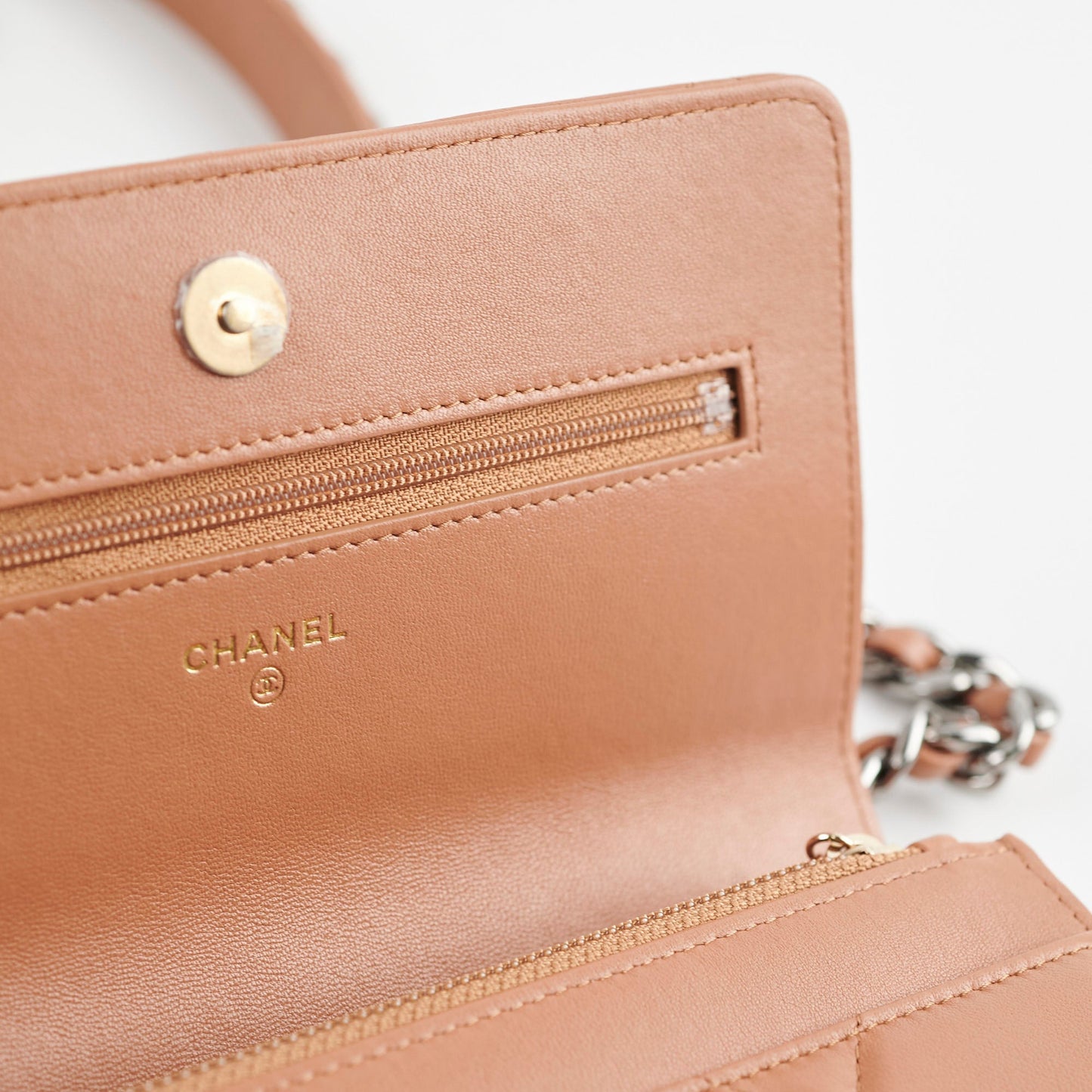 Chanel 19 Wallet On Chain WOC Caramel