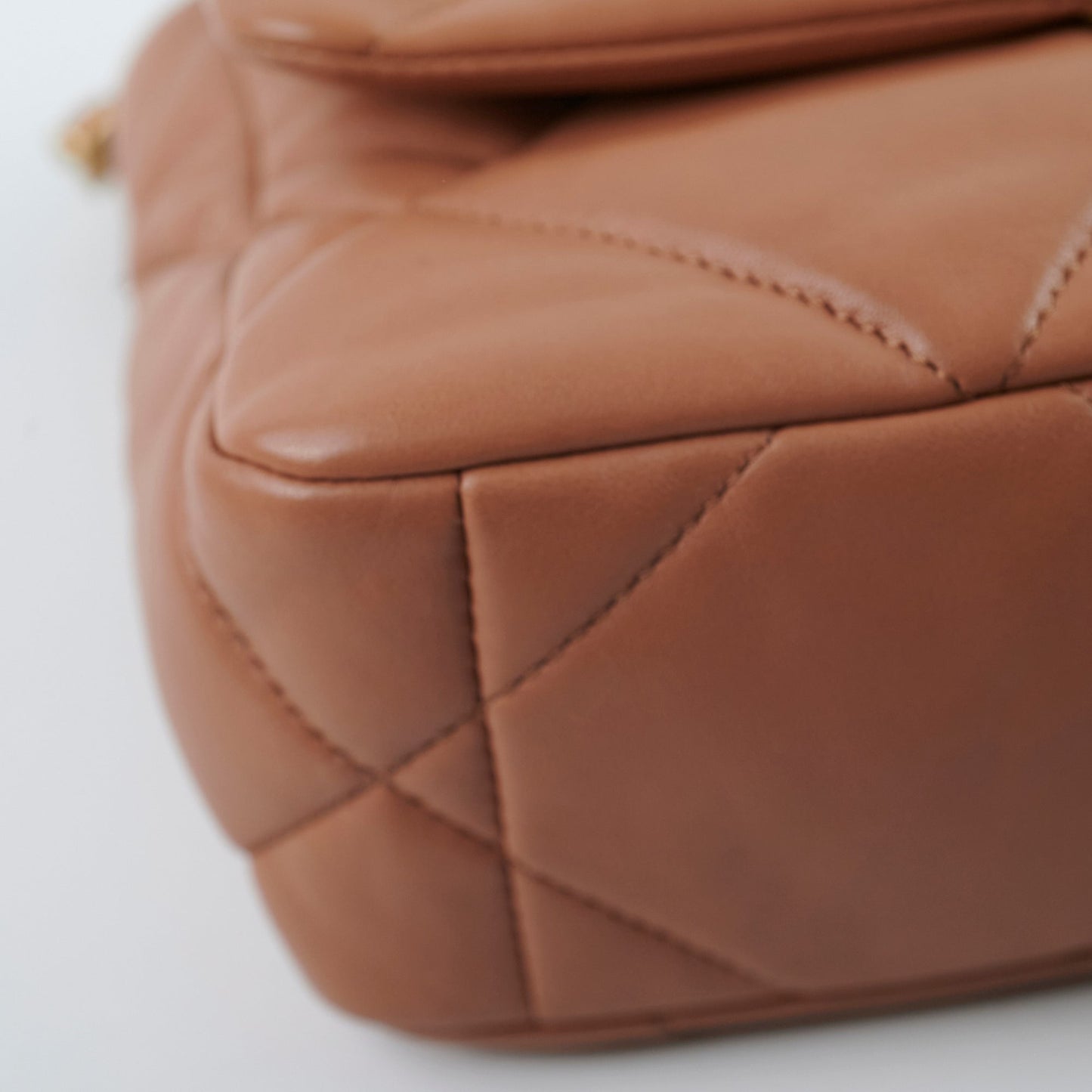 Chanel 19 Small Caramel - Microchip