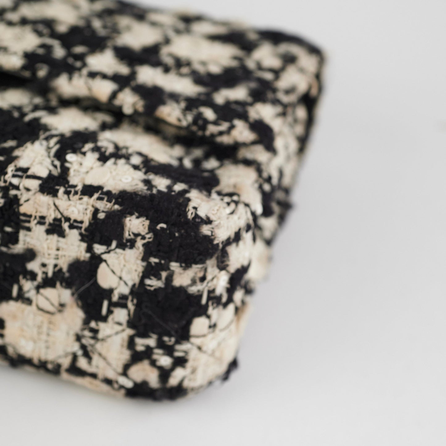 Chanel Classic Flap M/L Tweed Sequin Black