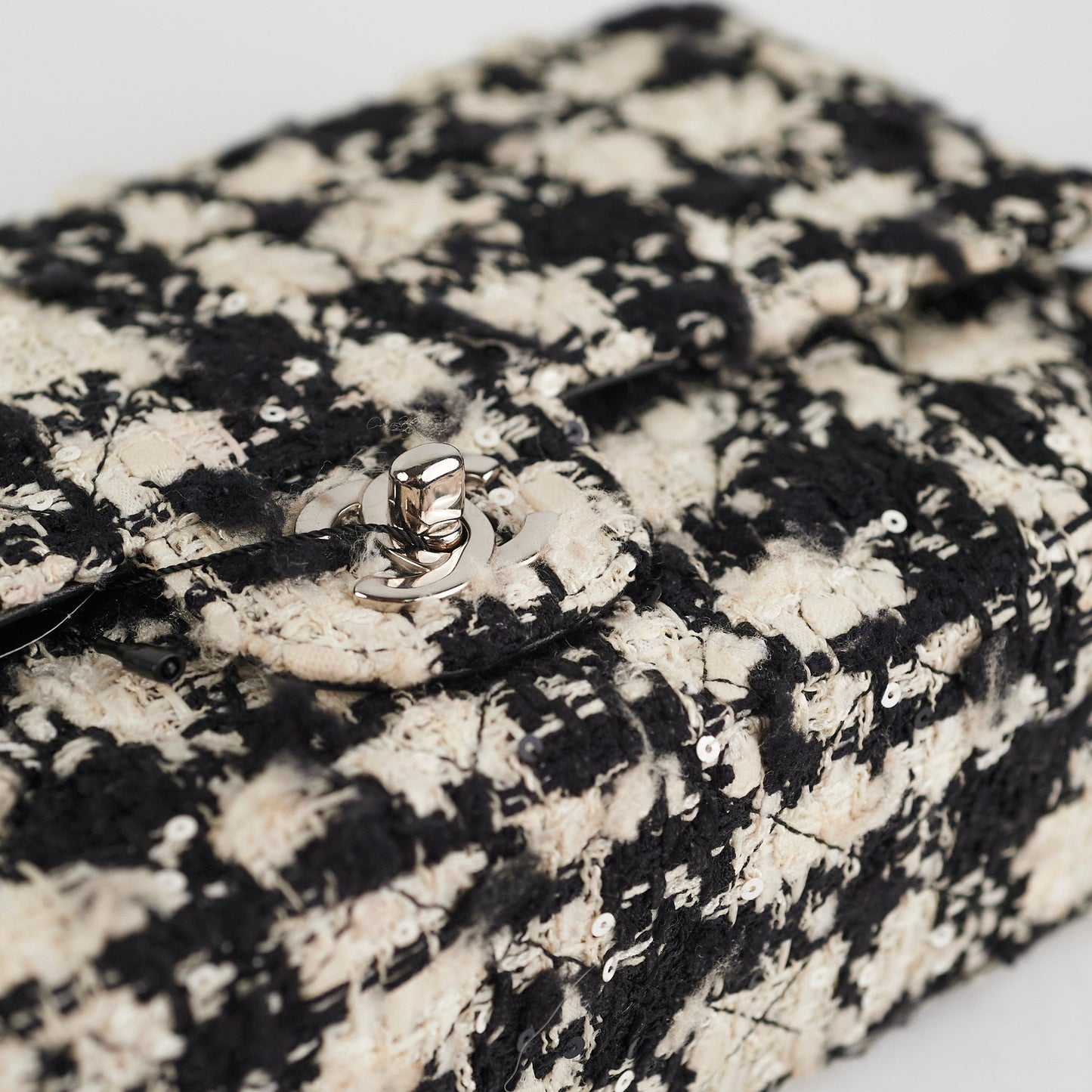 Chanel Classic Flap M/L Tweed Sequin Black