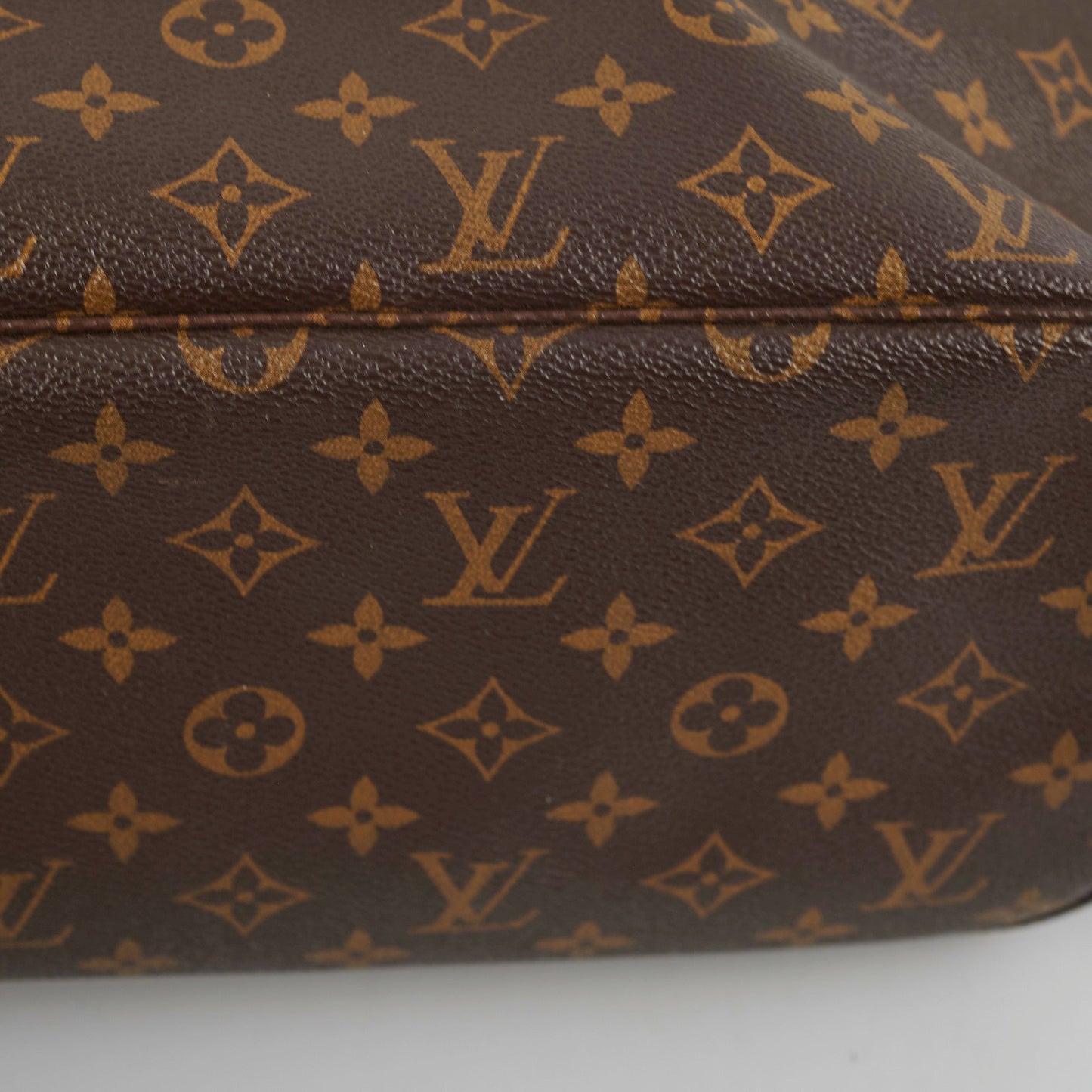Louis Vuitton Neverfull MM Monogram Shoulder Bag