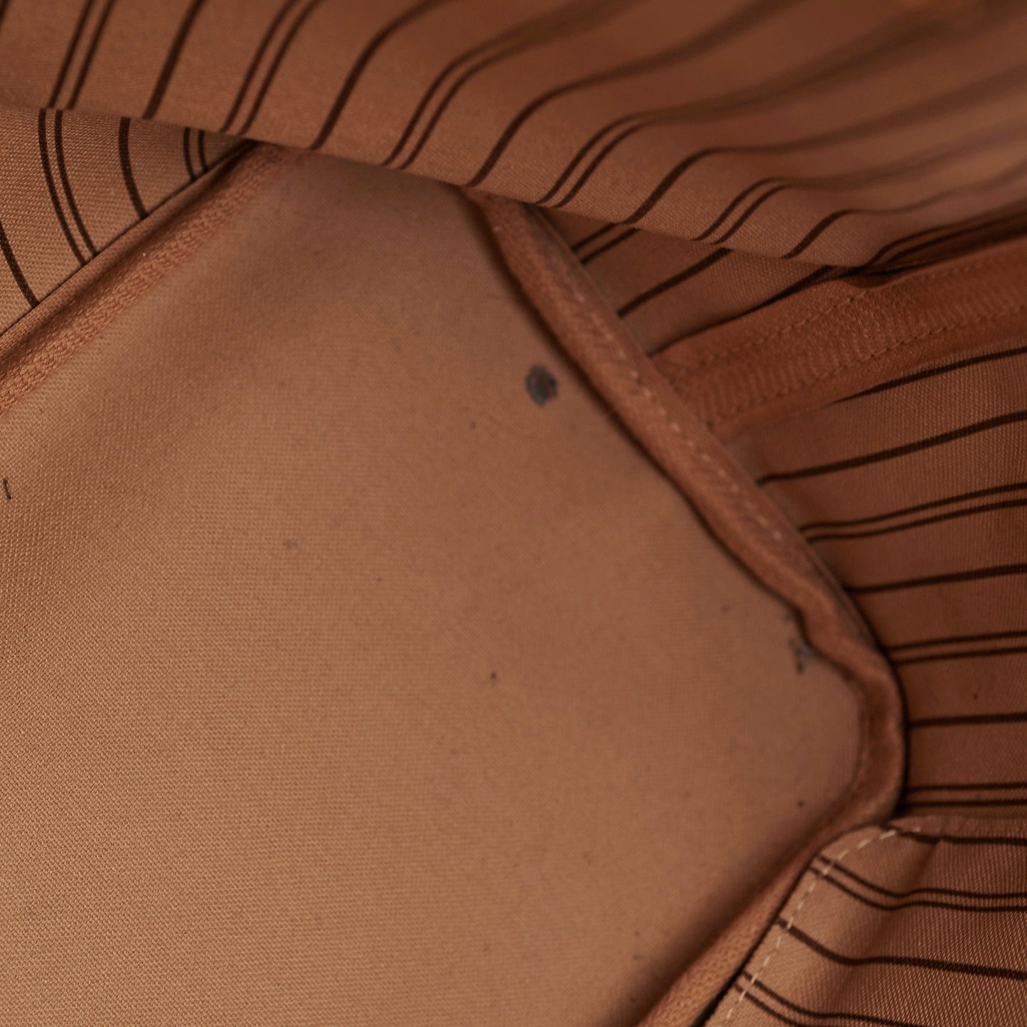 Louis Vuitton Neverfull MM Monogram Shoulder Bag