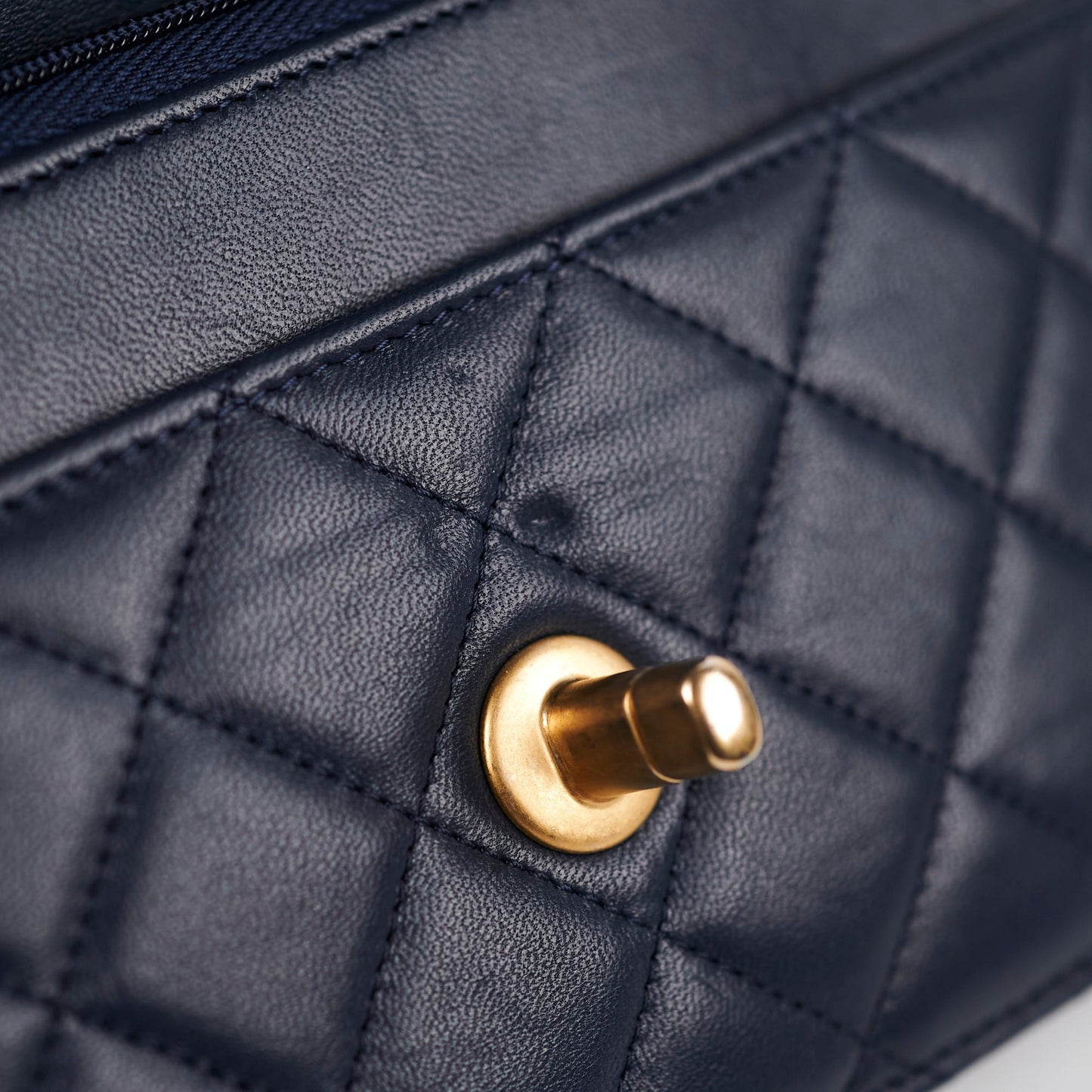 Chanel Seasonal Wallet On Chain Lambskin Navy - Microchipped