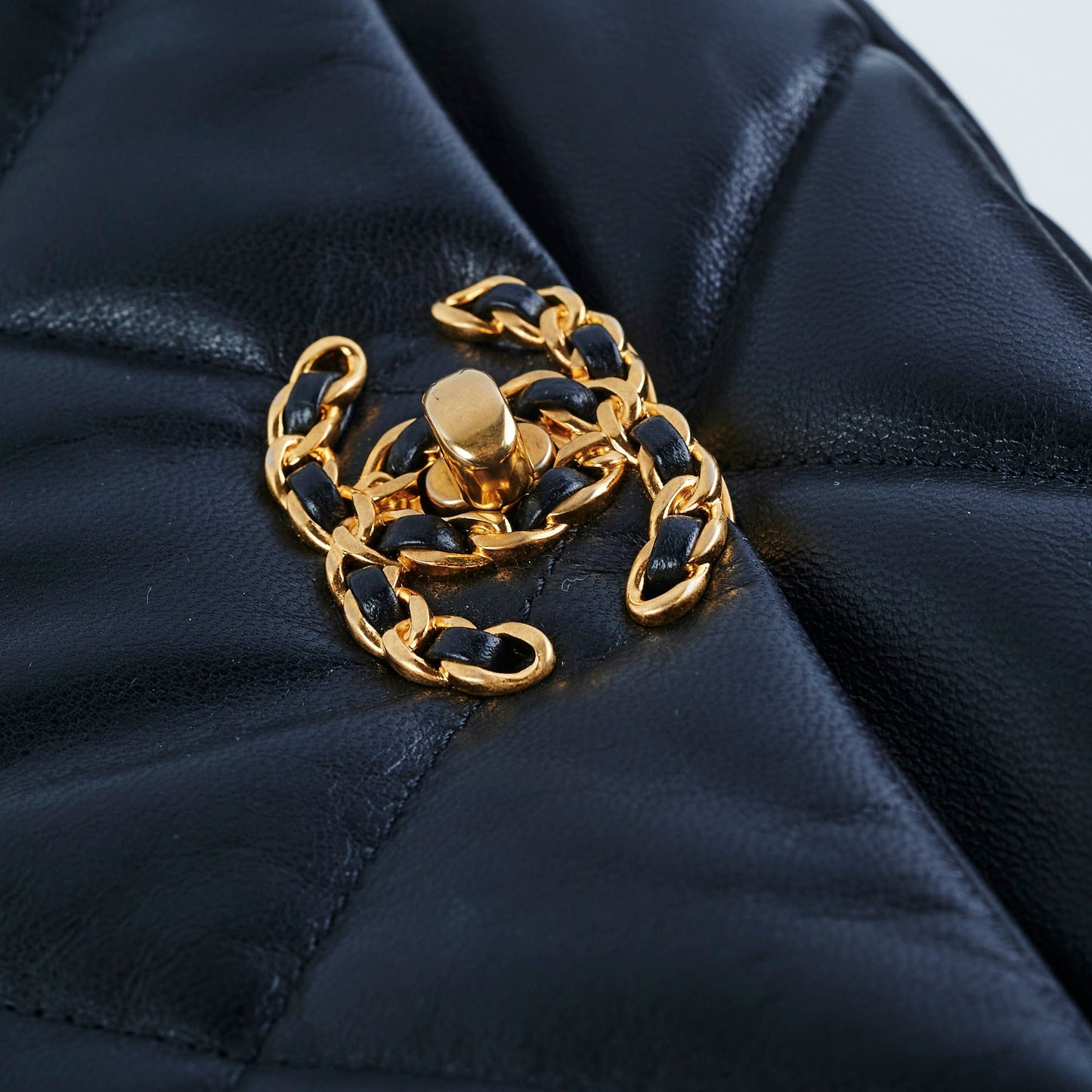 Chanel 19 Small Black