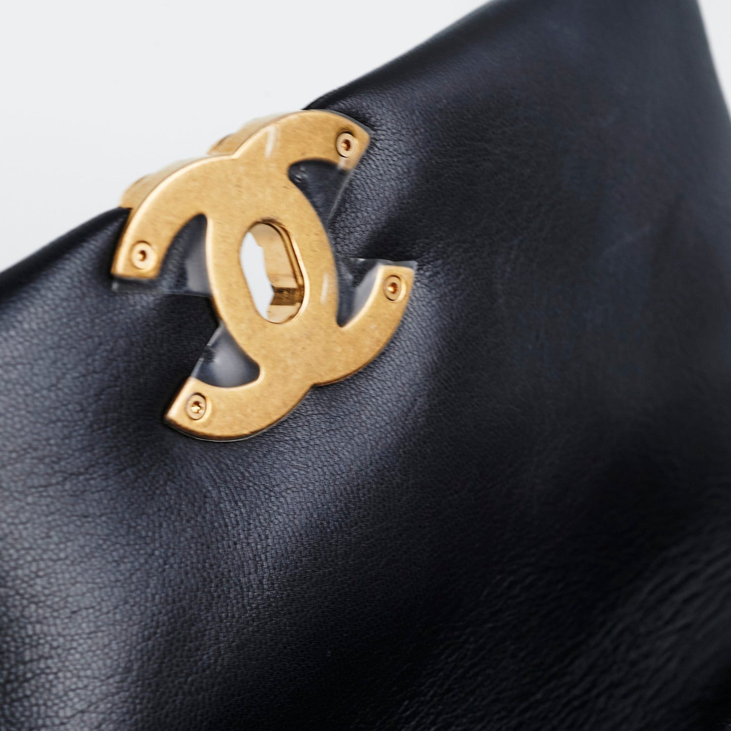 Chanel 19 Small Black