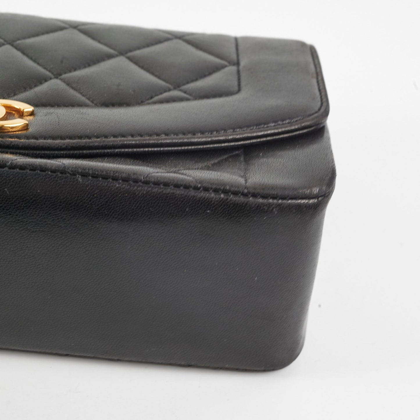 Chanel  Small Diana Lambskin Black - Series 3
