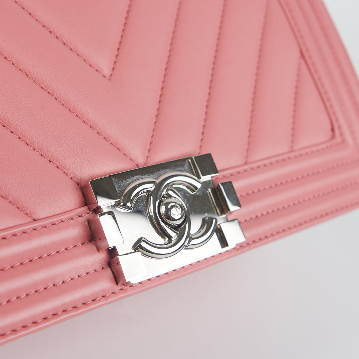 Chanel Chevron Quilted Boy Flag Old Medium Lambskin Pink