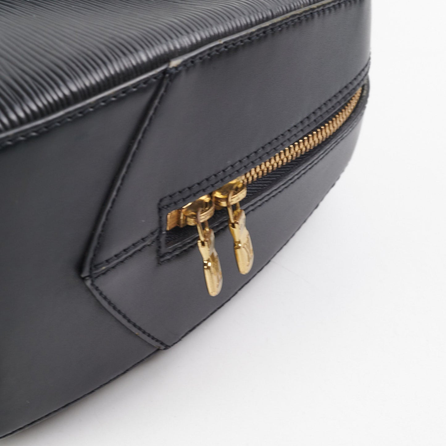 Louis Vuitton Sablons Bag Back