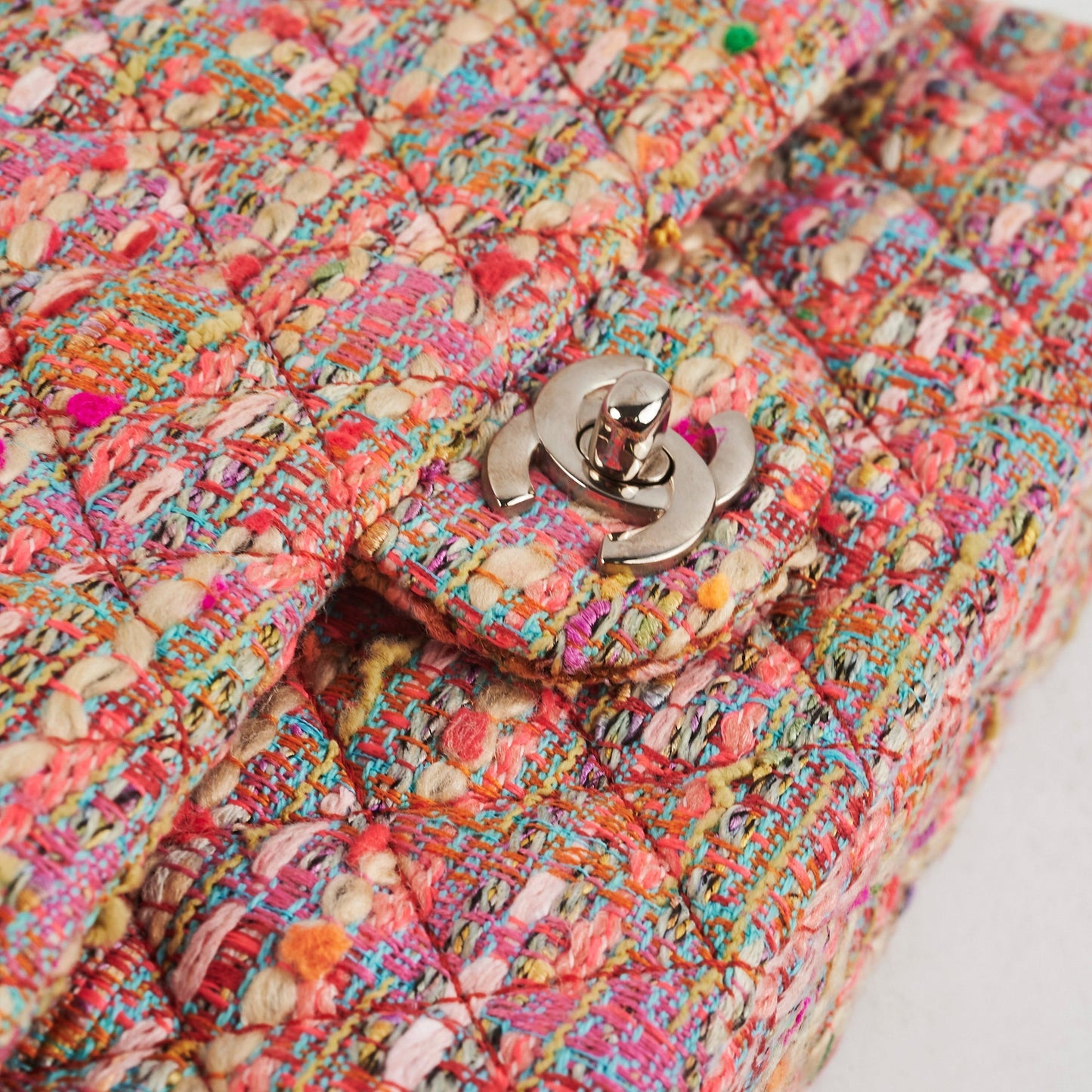 Chanel M/L Tweed Classic Flap - Series 14