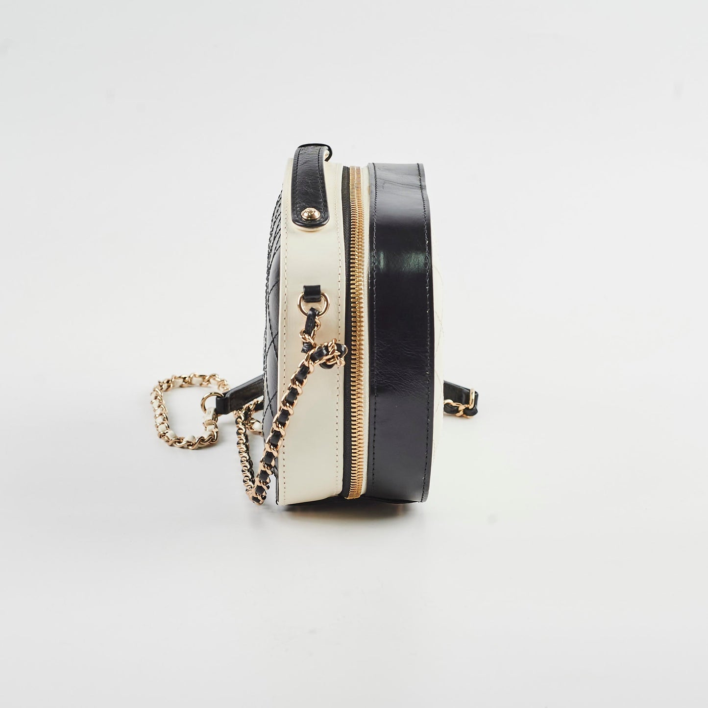 Chanel Round Vanity Case Black/White