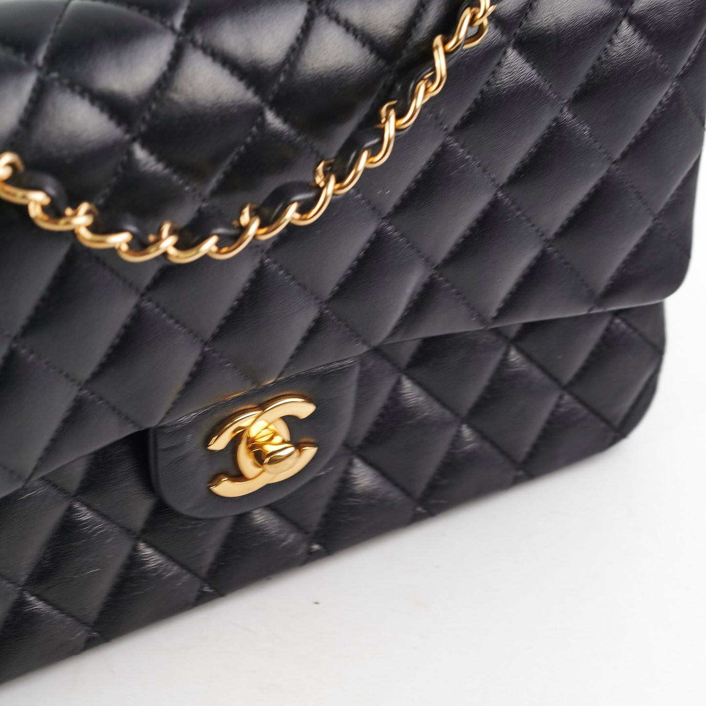 Chanel medium/large quilted classic flap black (microchipped)