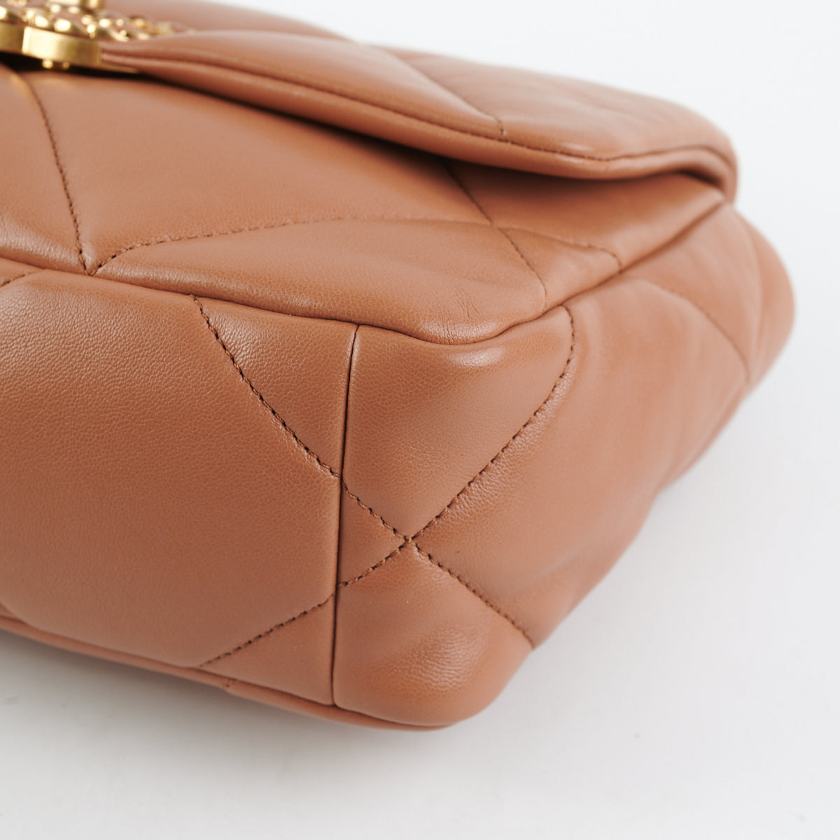 Chanel 19 Small Caramel