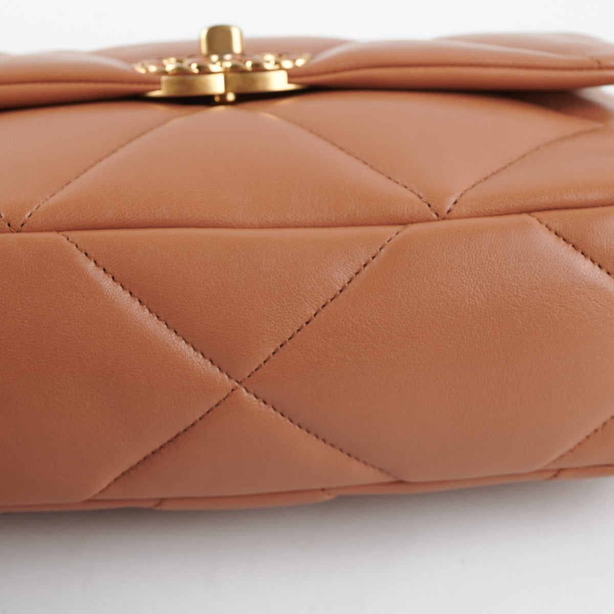 Chanel 19 Small Caramel