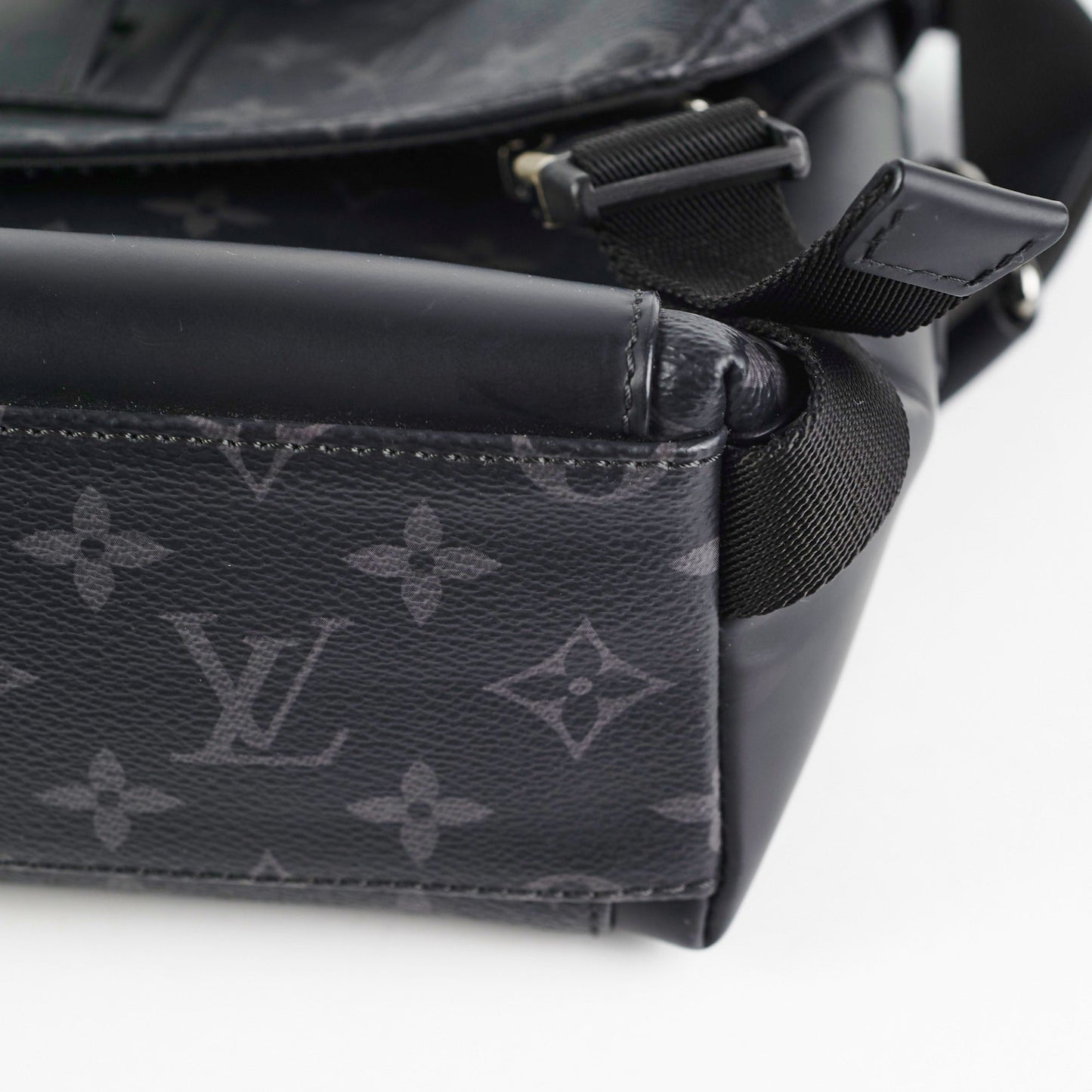 Louis Vuitton Messenger PM Voyager Bag