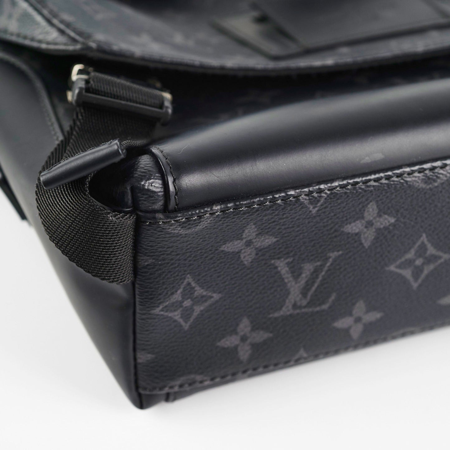 Louis Vuitton Messenger PM Voyager Bag