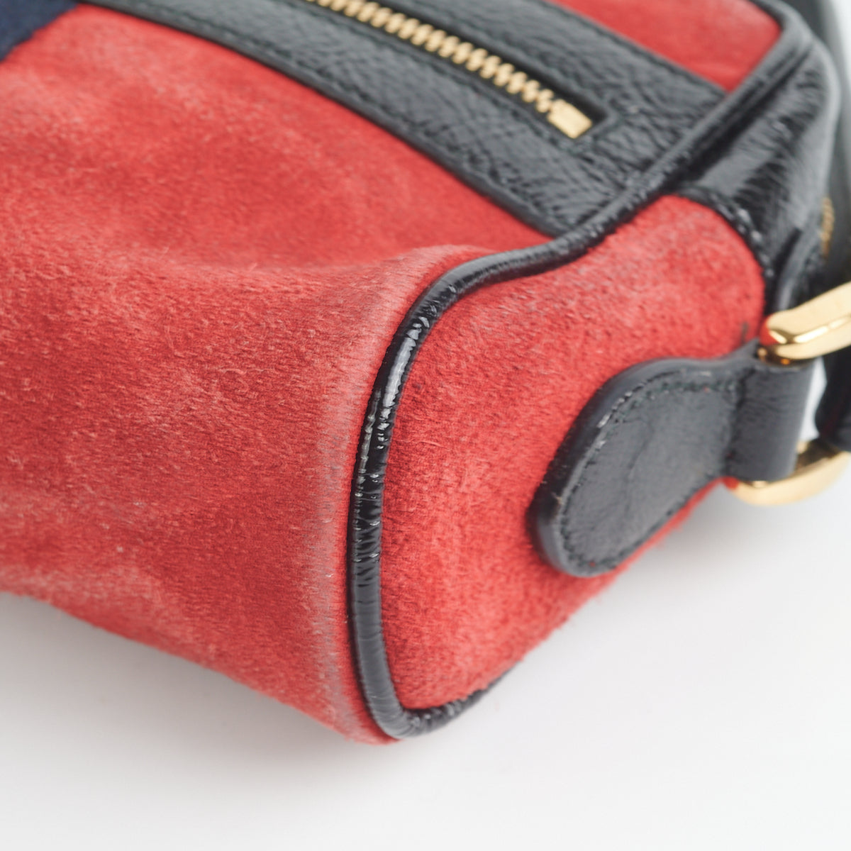 Gucci   Nubuck Camera Bag Red