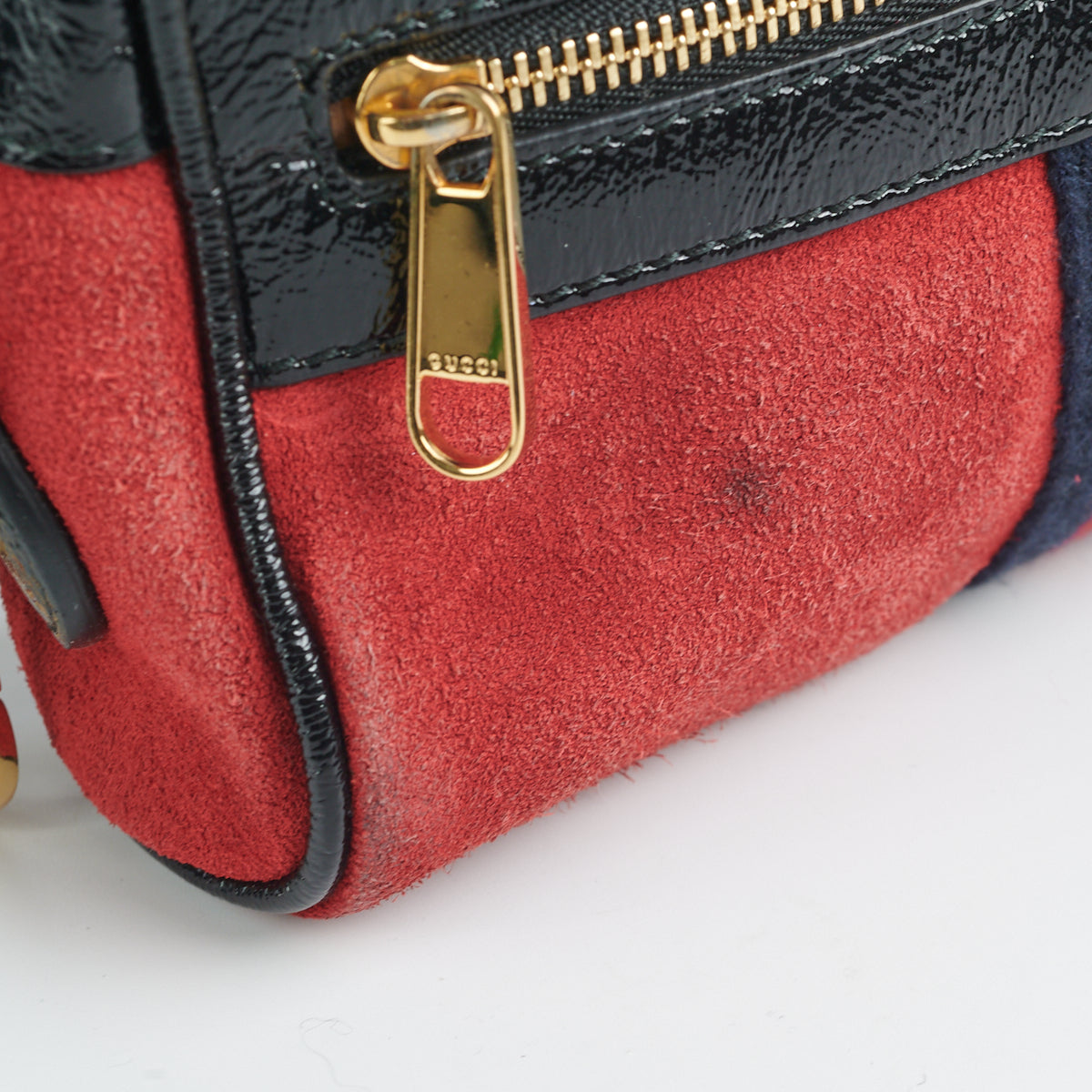 Gucci   Nubuck Camera Bag Red