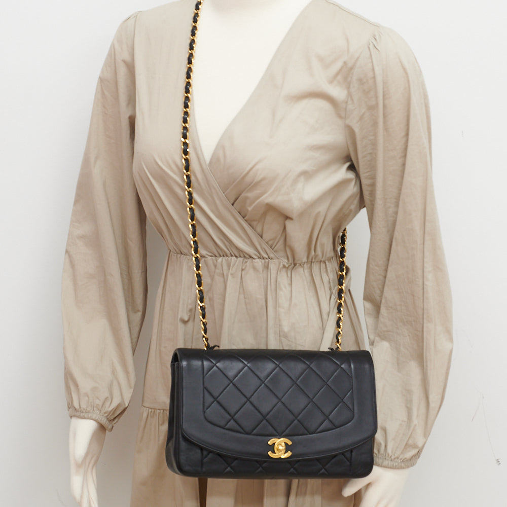 Chanel Medium Diana Black