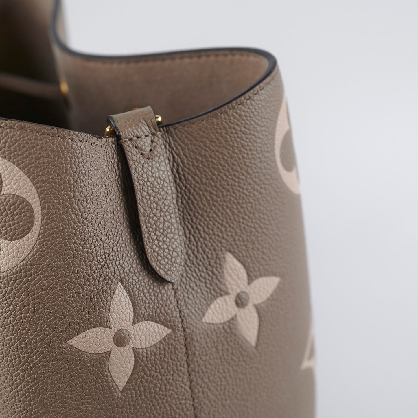 Louis Vuitton Neo Noe MM Bucket Bag