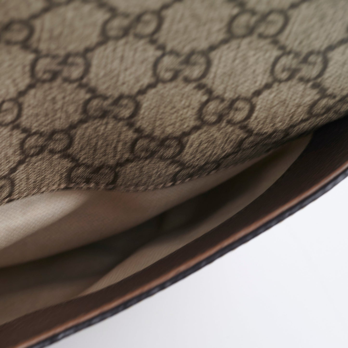 Gucci Neo   Supreme Messenger Bag