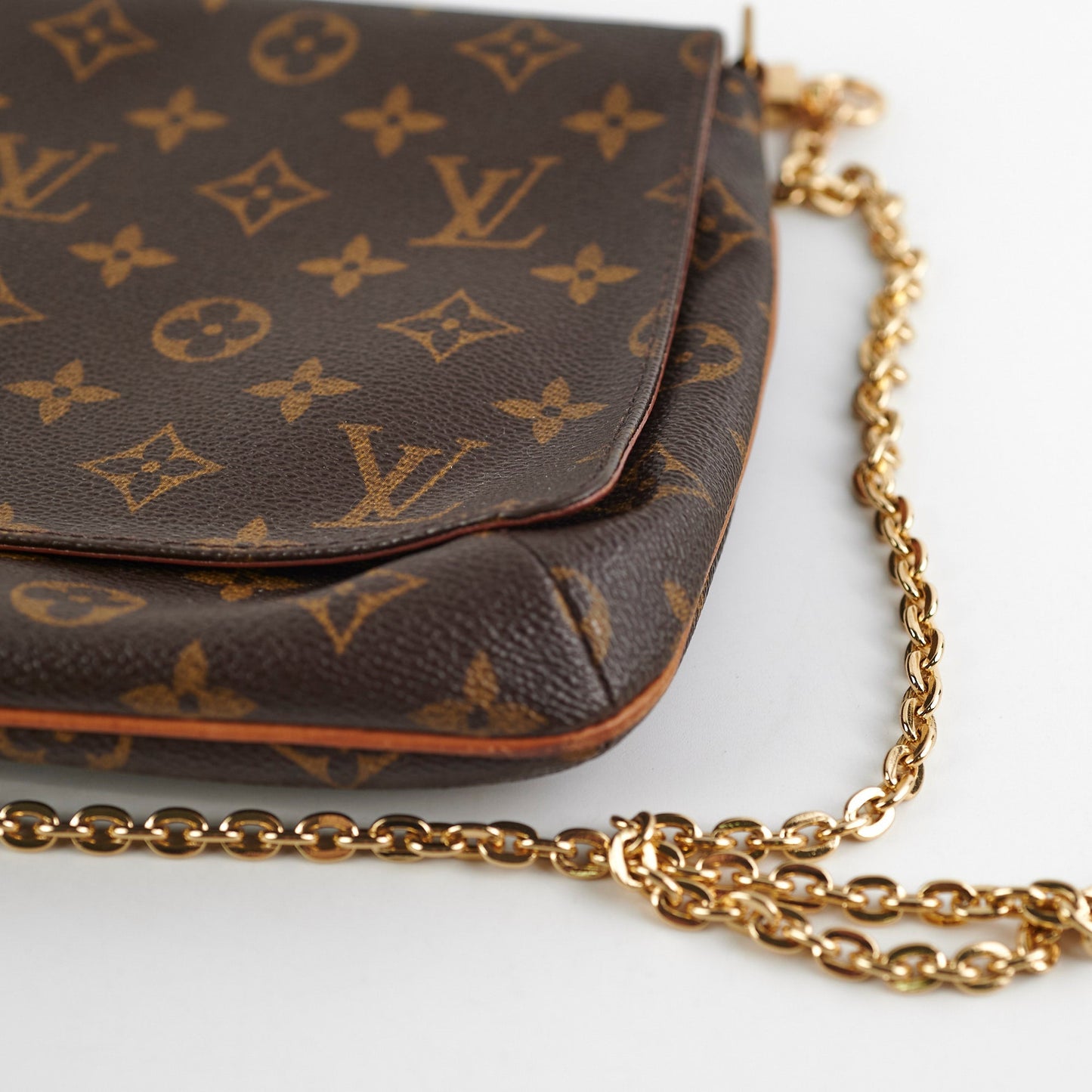 Louis Vuitton M tte Tango Monogram Bag