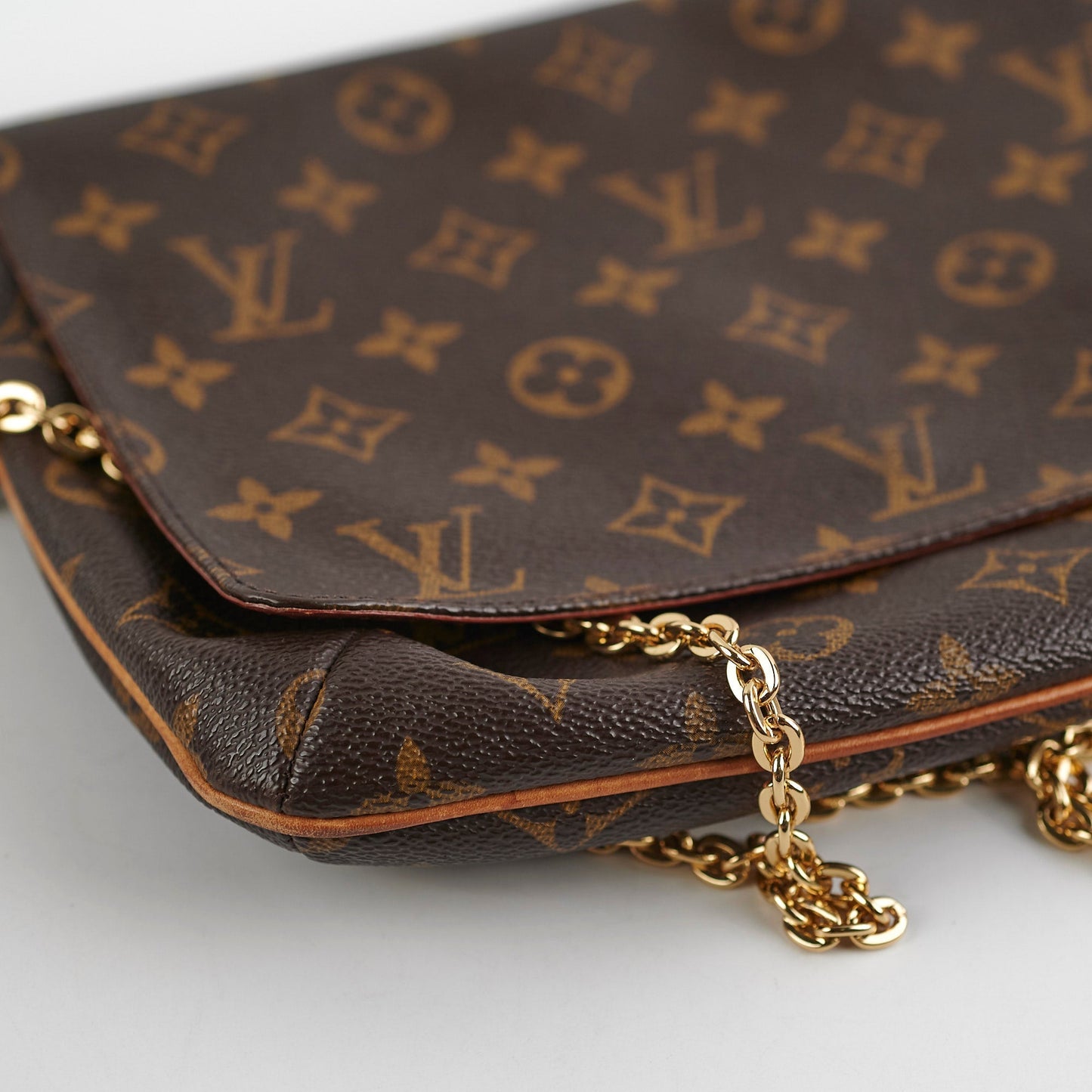 Louis Vuitton M tte Tango Monogram Bag