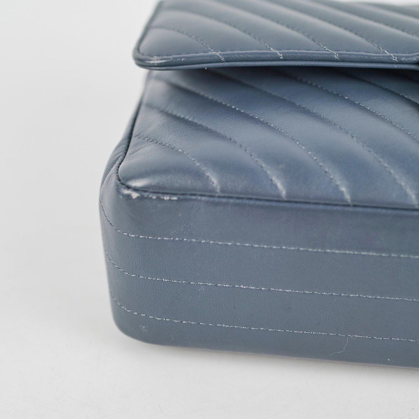 Chanel Chevron M/L Lambskin Classic Flap Dark Grey/Blue
