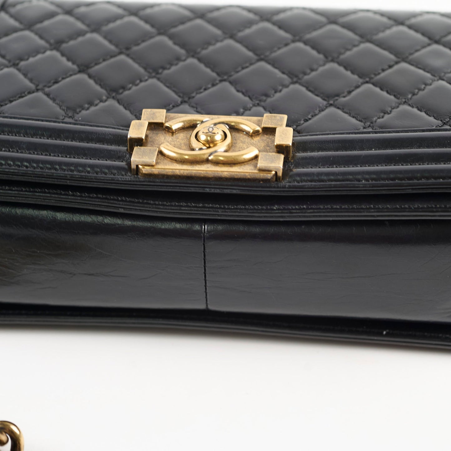 Chanel Old Medium Boy Shiny Calfskin Black - Series 17