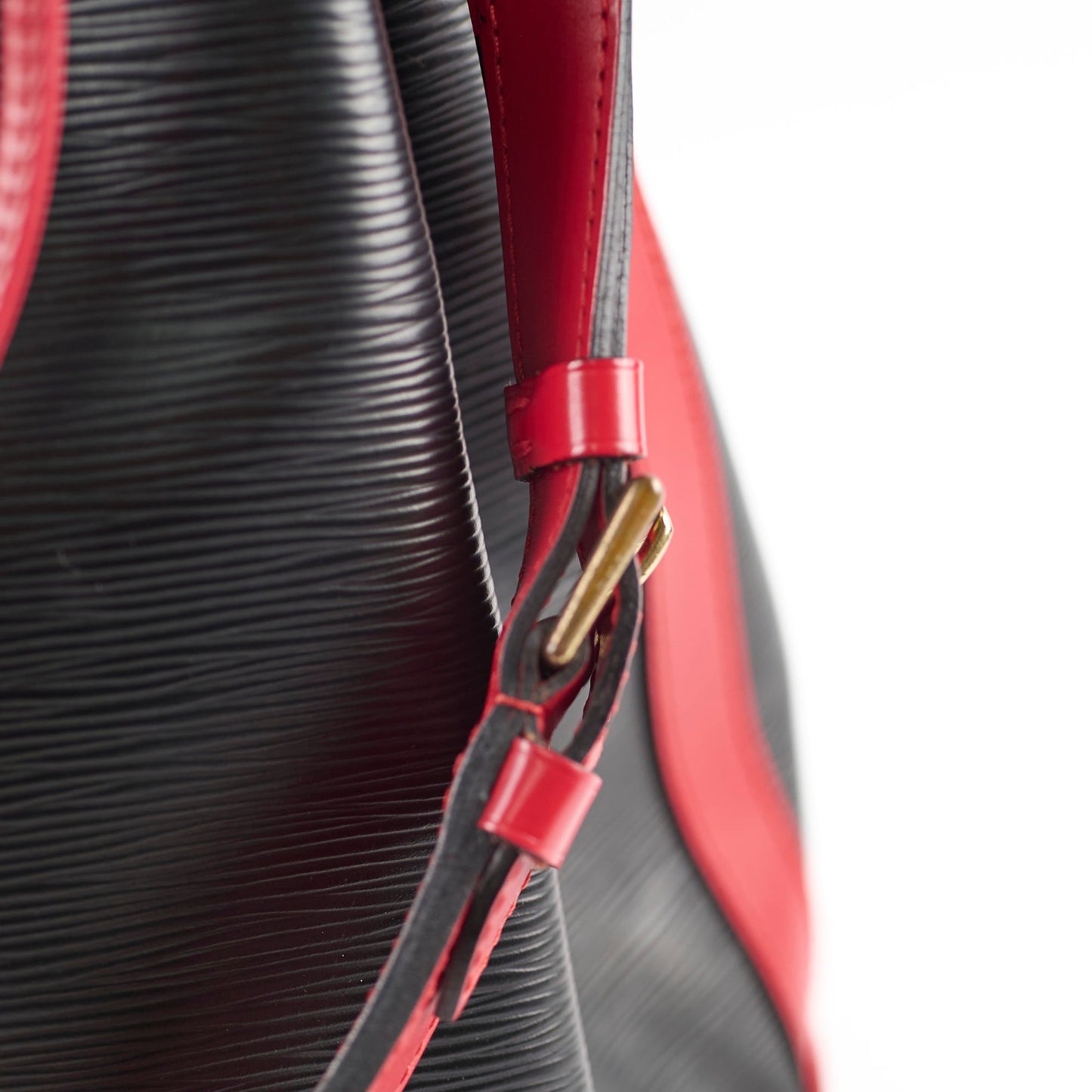 Louis Vuitton   Bucket Bag Black / Red Epi Leather