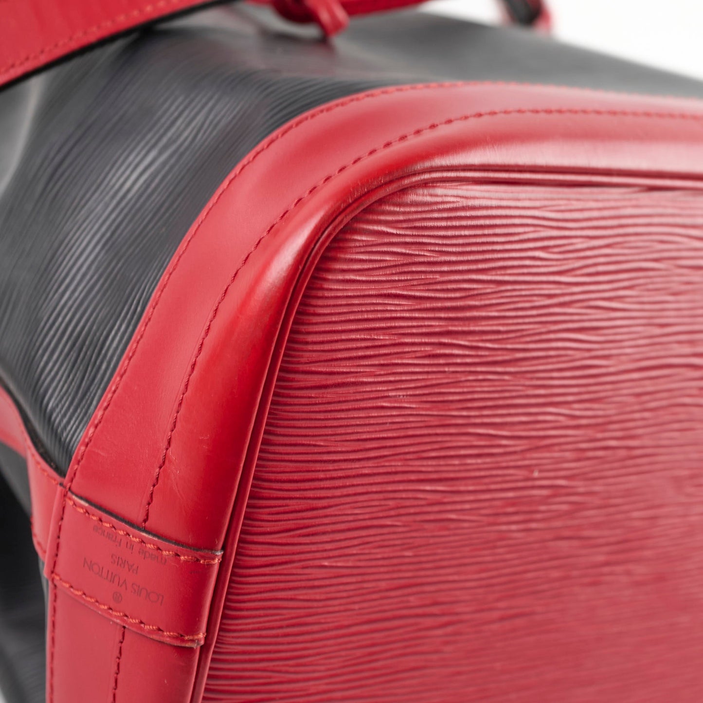 Louis Vuitton   Bucket Bag Black / Red Epi Leather