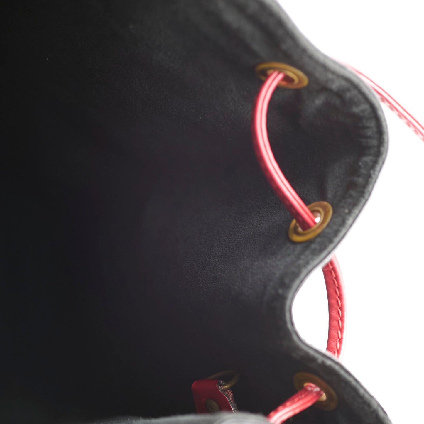 Louis Vuitton   Bucket Bag Black / Red Epi Leather