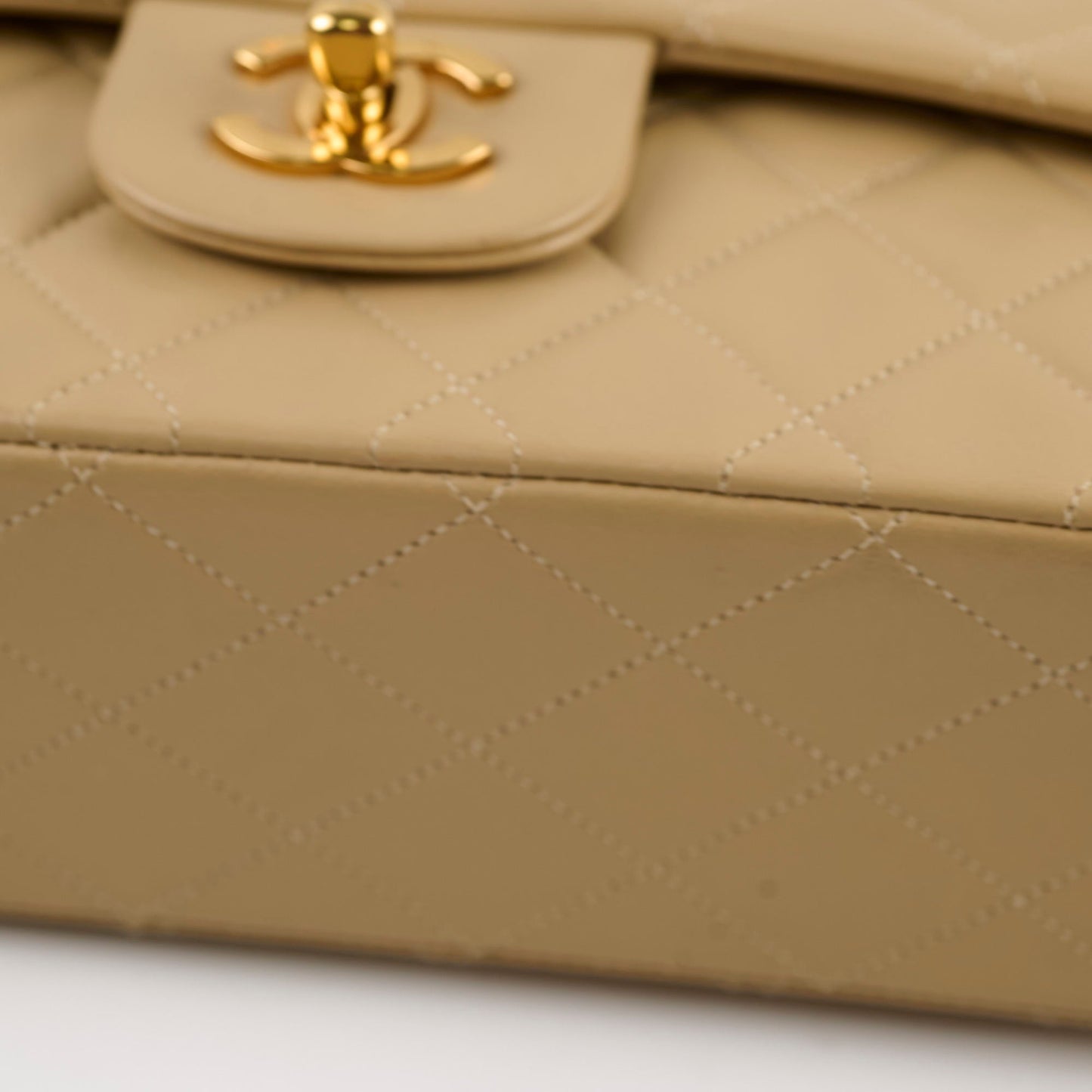 Chanel  Classic Flap Medium/Large M/L Beige - Series 3