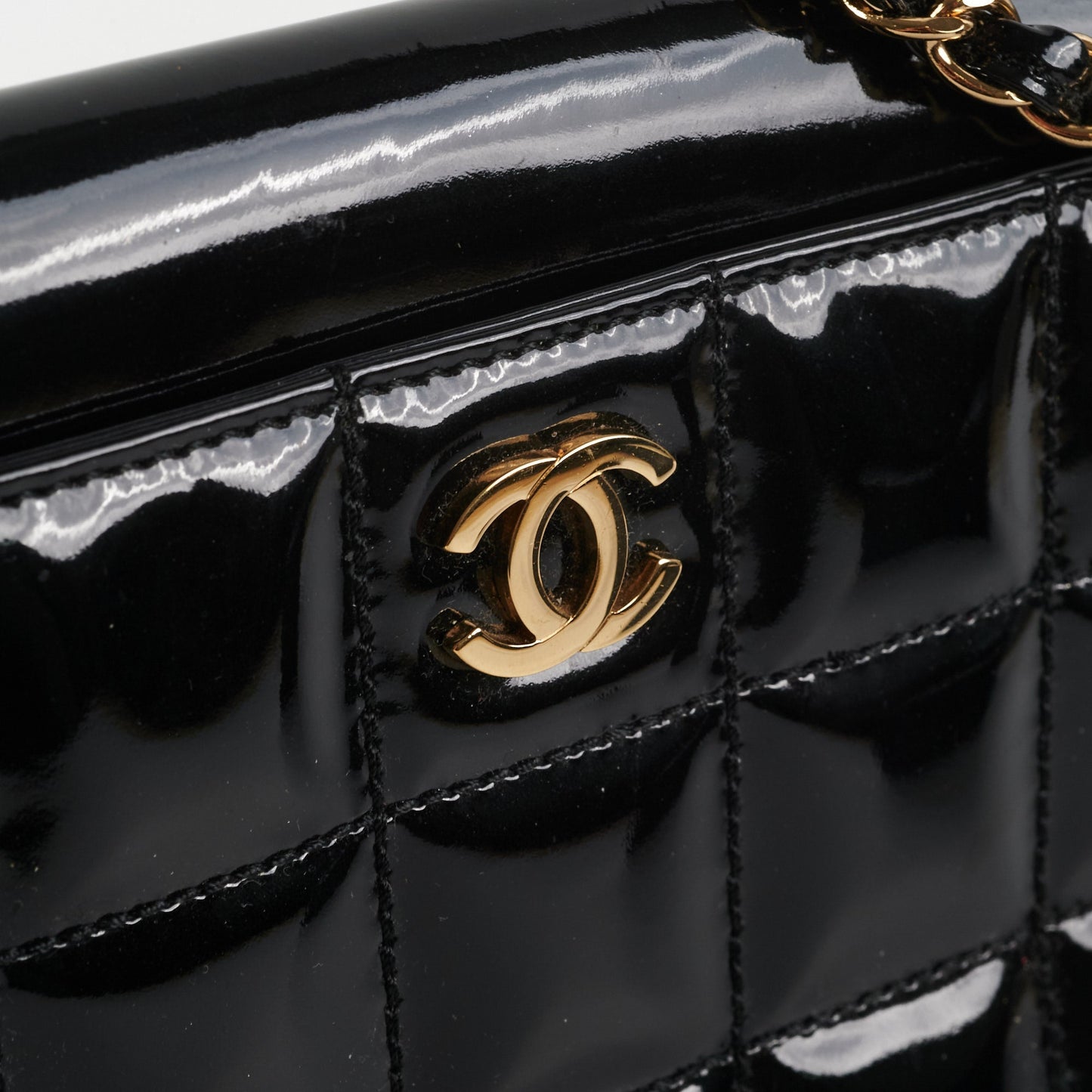 Chanel Chocolate Bar Chain Shoulder Bag Black