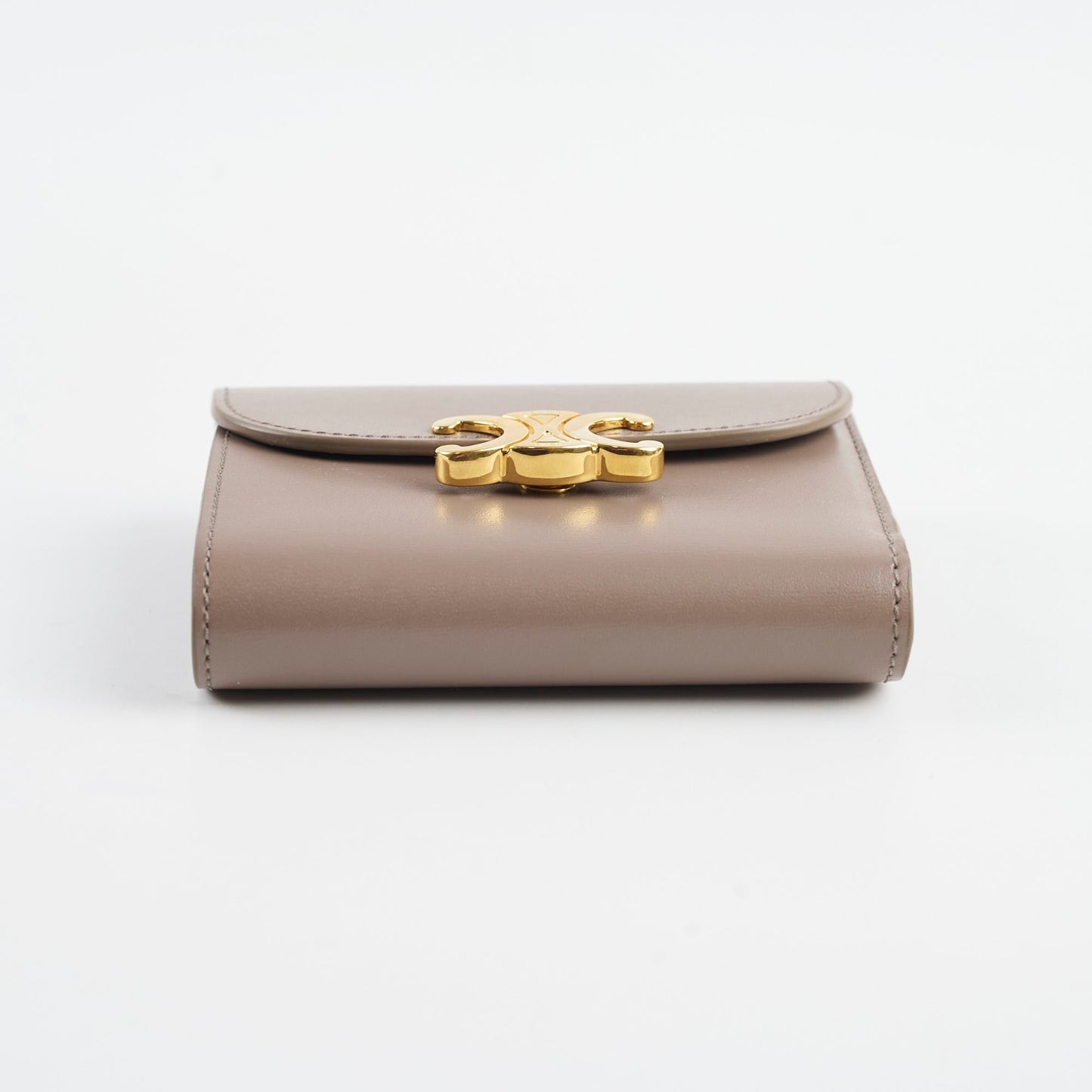 Luxury CELINE Small Flap Wallet Triomphe in Shiny Calfskin Pebble