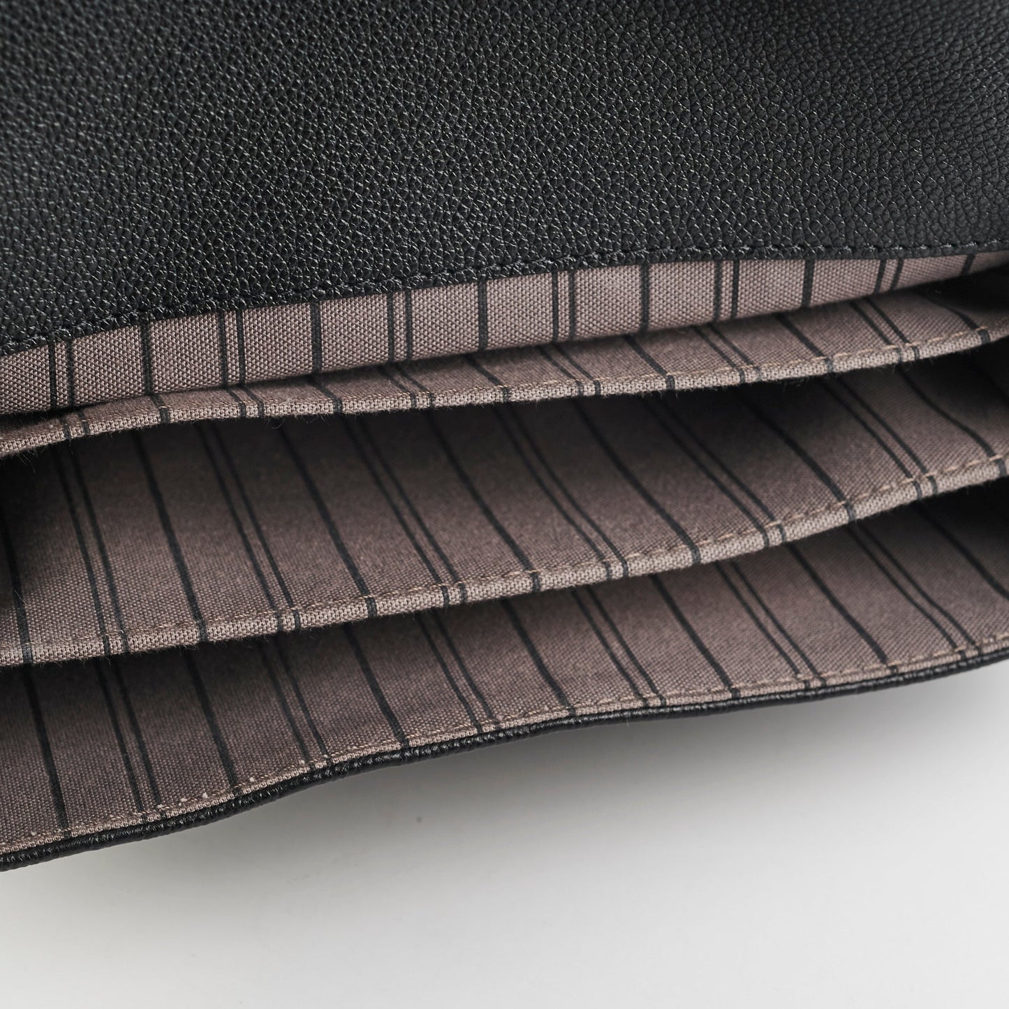 Louis Vuitton Pochette Metis Black Empreinte
