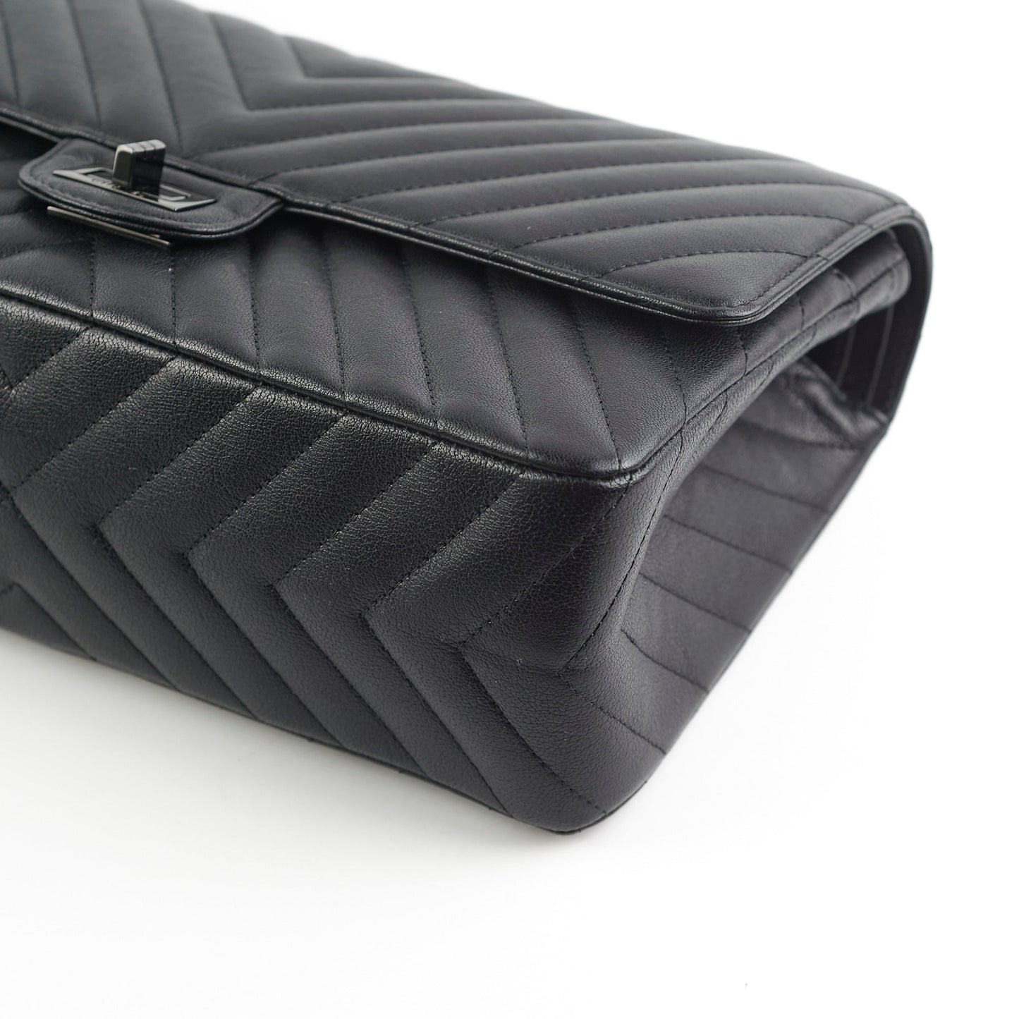 Chanel Reissue 226 So Black