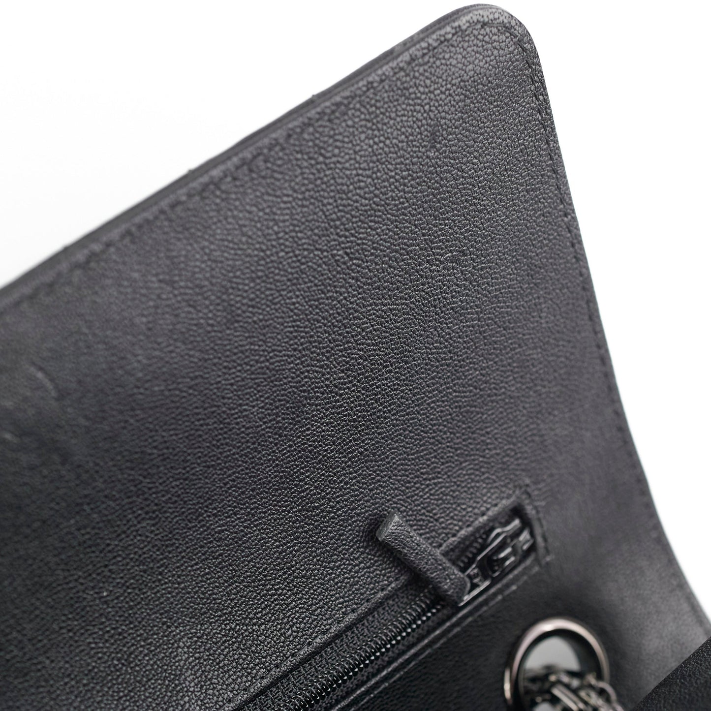 Chanel Reissue 226 So Black