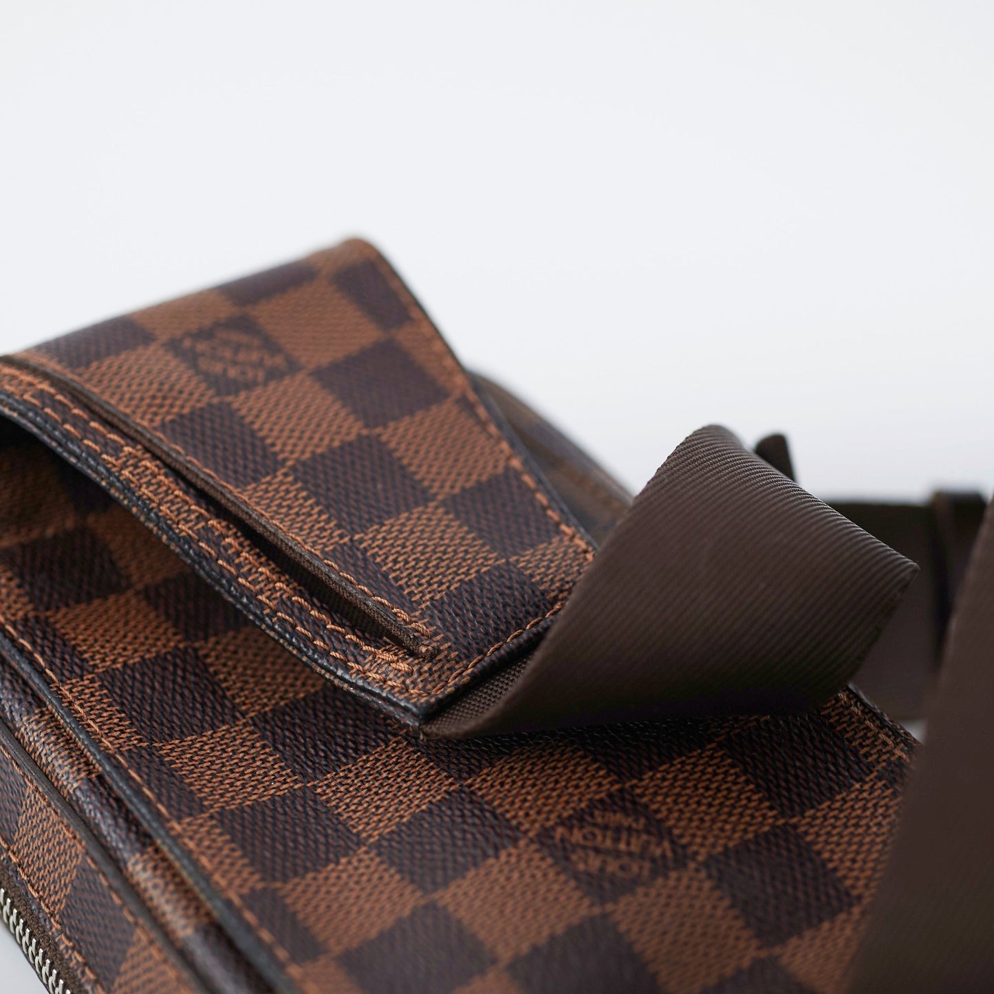 Louis Vuitton Damier Ebene Crossbody Slingbag