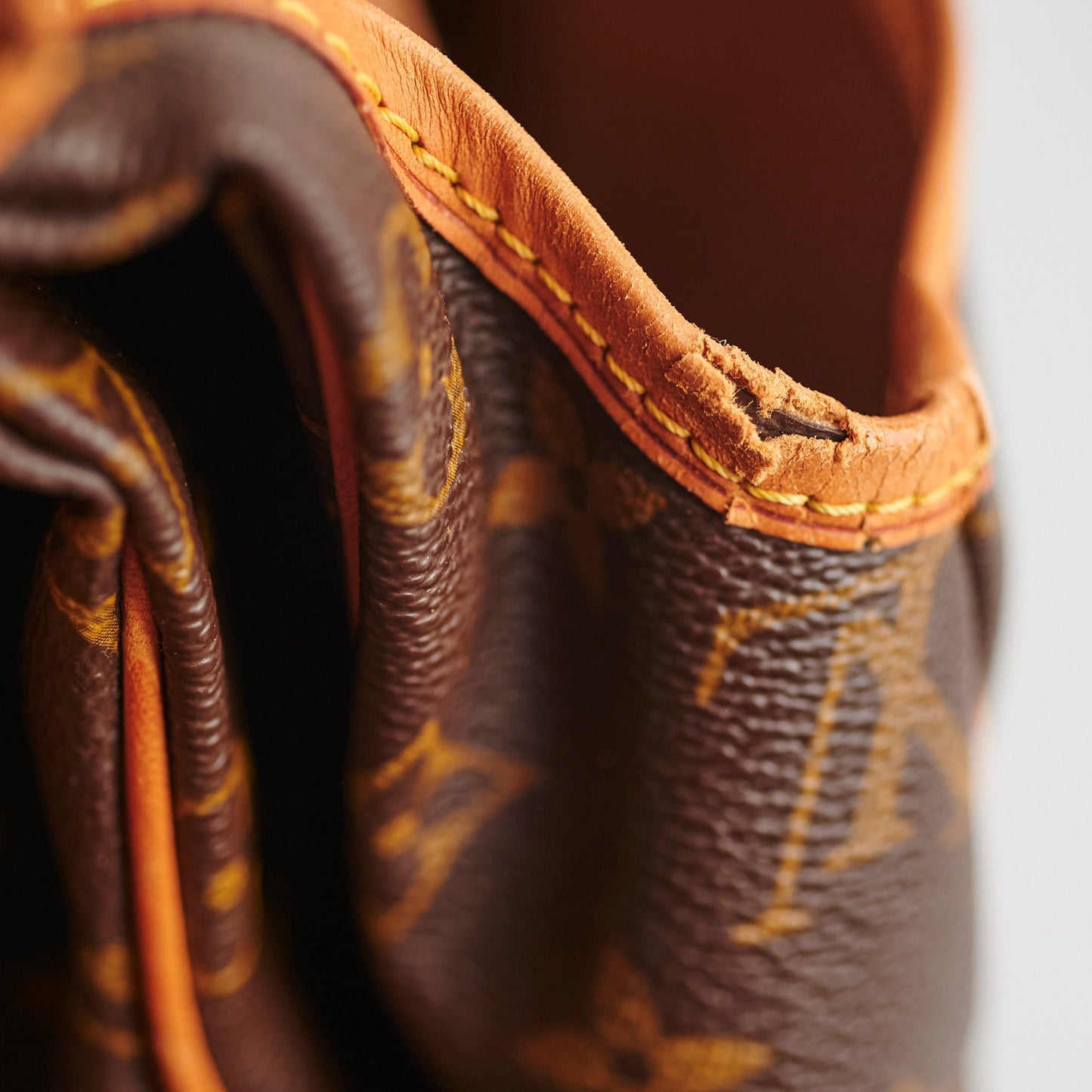Louis Vuitton Sac Chasse Hunting Bag Monogram