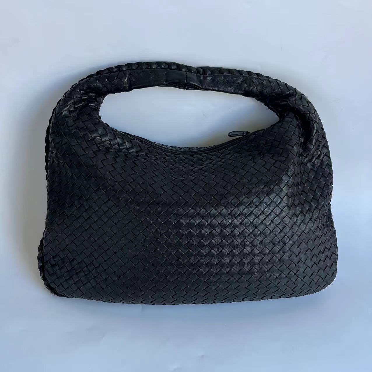 Bottega Veneta Veneta Intrecciato Hobo Bag Medium Black Leather 47cm