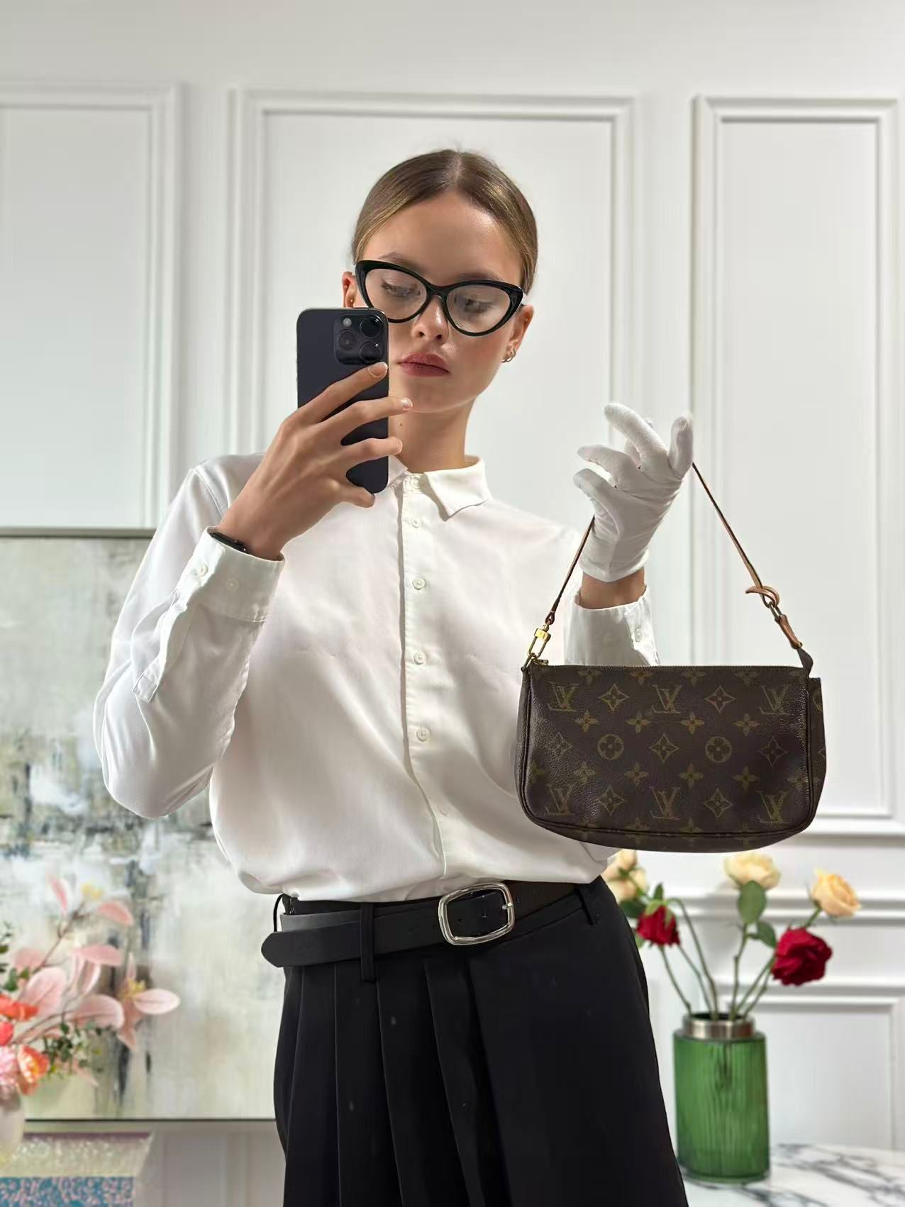 Louis Vuitton  Pochette Monogram Canvas