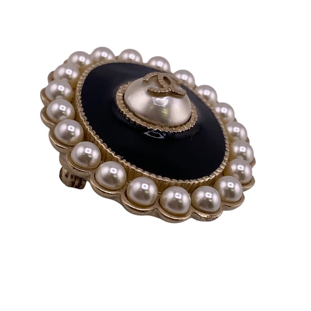 CHANEL Brooch A17V Pearl gold COCO Mark Women