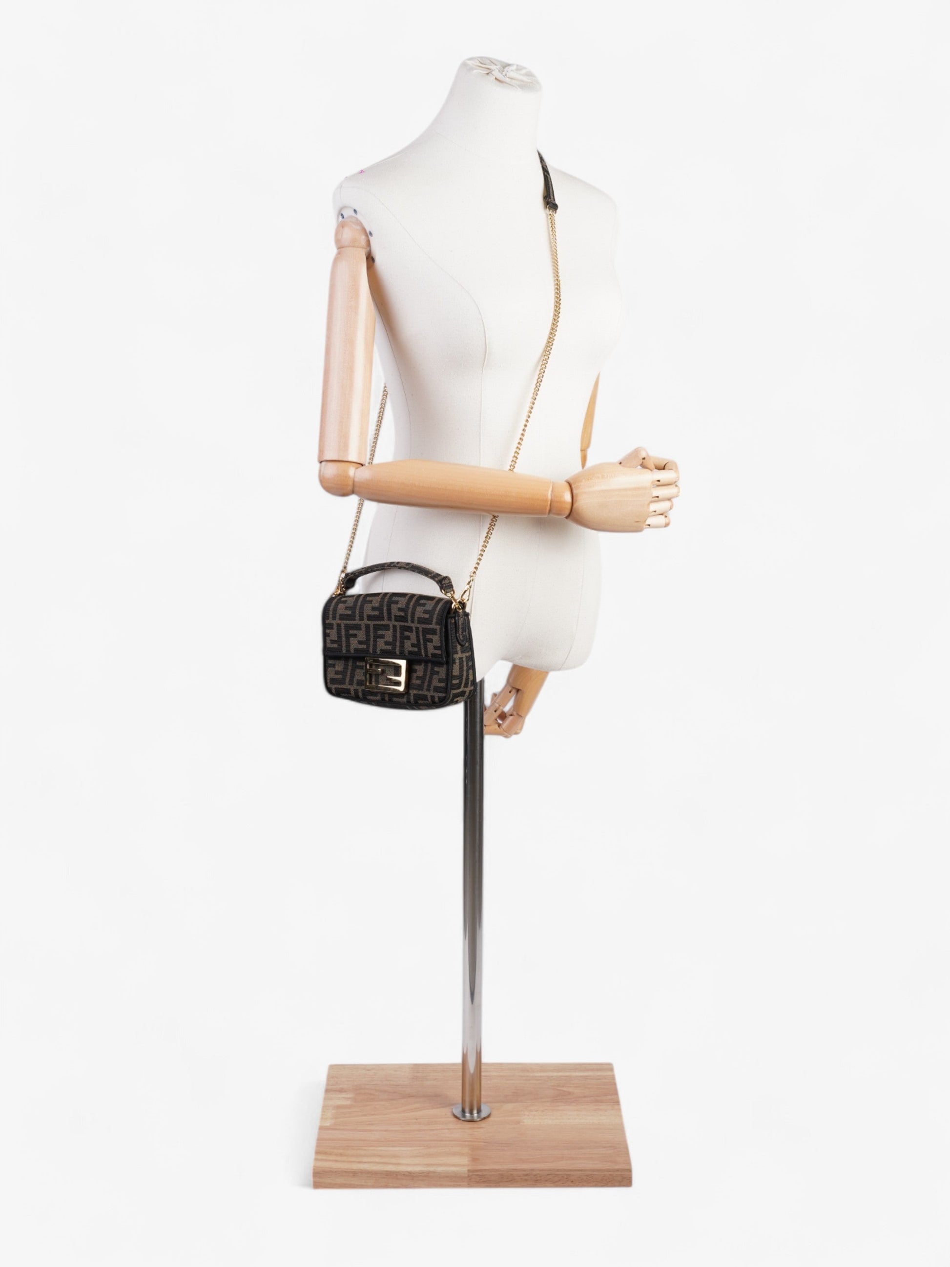Fendi Baguette Shoulder Bag - Ewore Bags