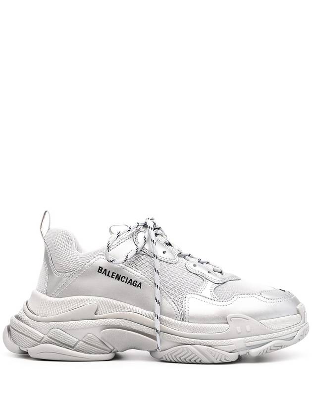Luxury Balenciaga Trending 2026 Triple S Low Top Sneakers Silver Metallic