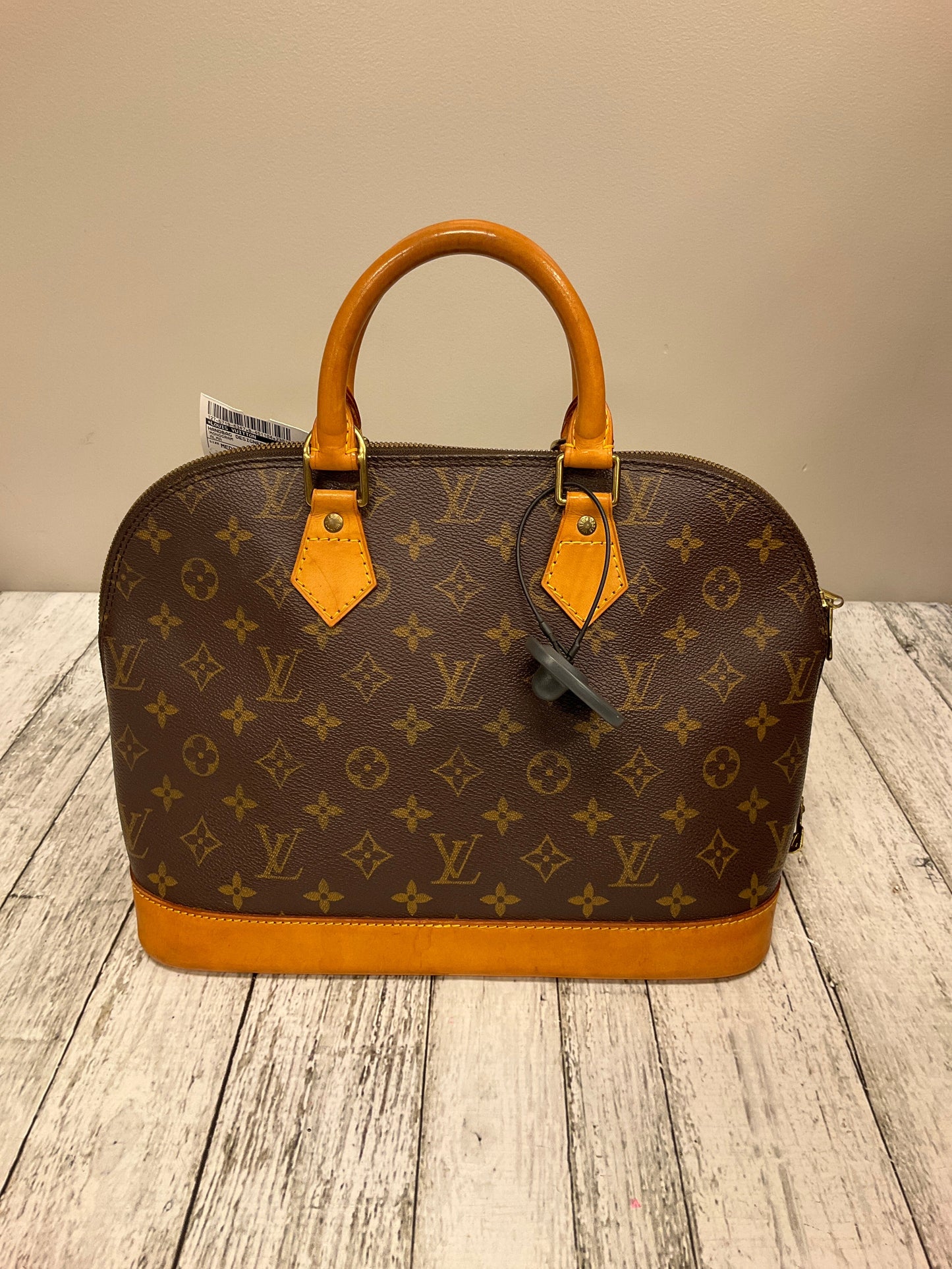 Handbag Designer By Louis Vuitton Size: Medium