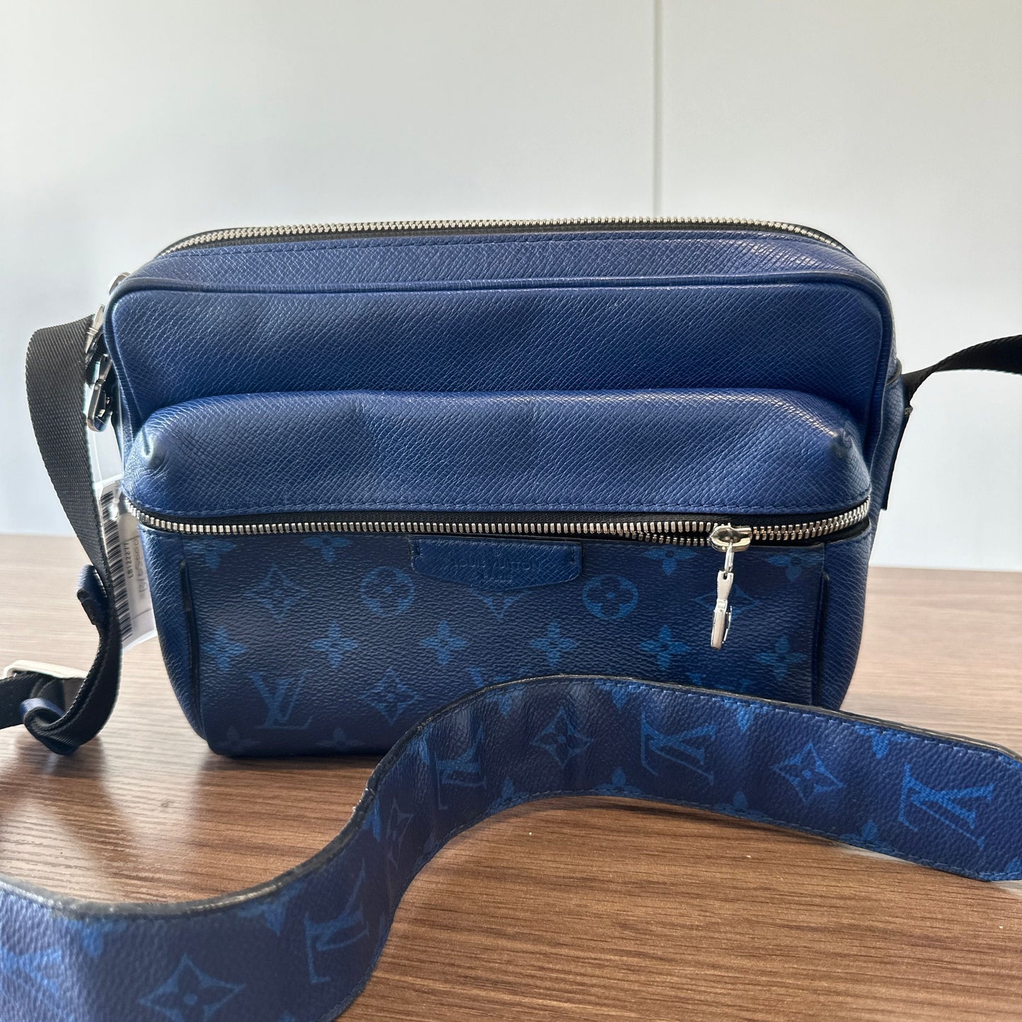 Louis Vuitton Outdoor Messenger PM Shoulder Bag LB122277