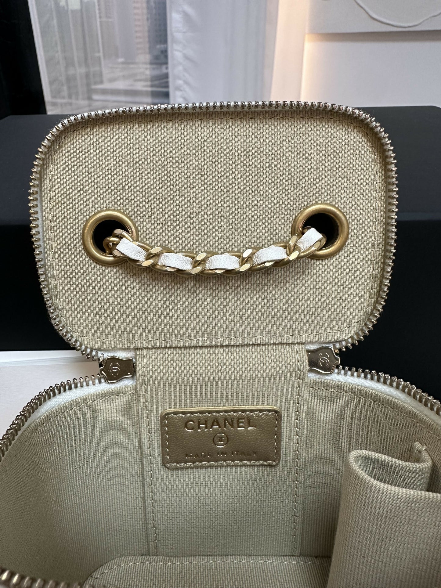 Chanel (21) Vanity with Gold Ball