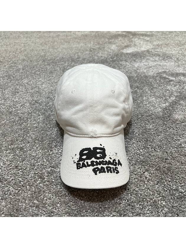 Luxury Balenciaga Trending 2026 Hand Draw BB Icon Ball Cap White